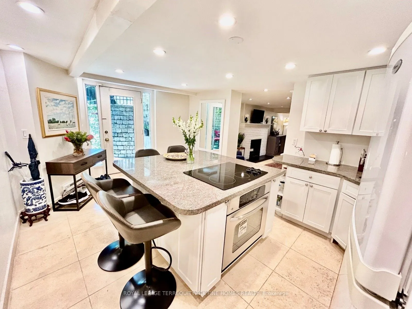 171 Roxborough Street E, #Basement