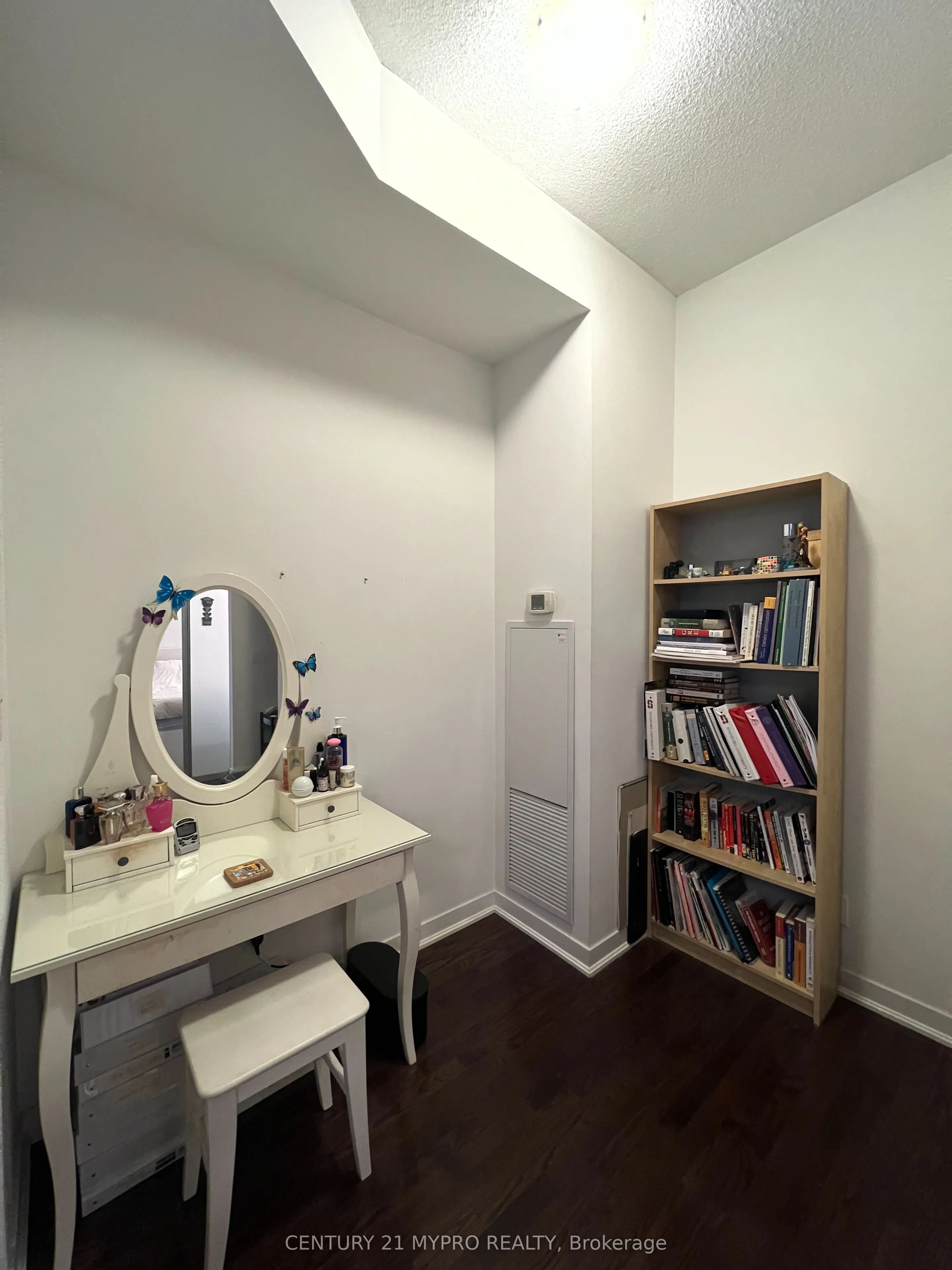 770 Bay Street, #2607