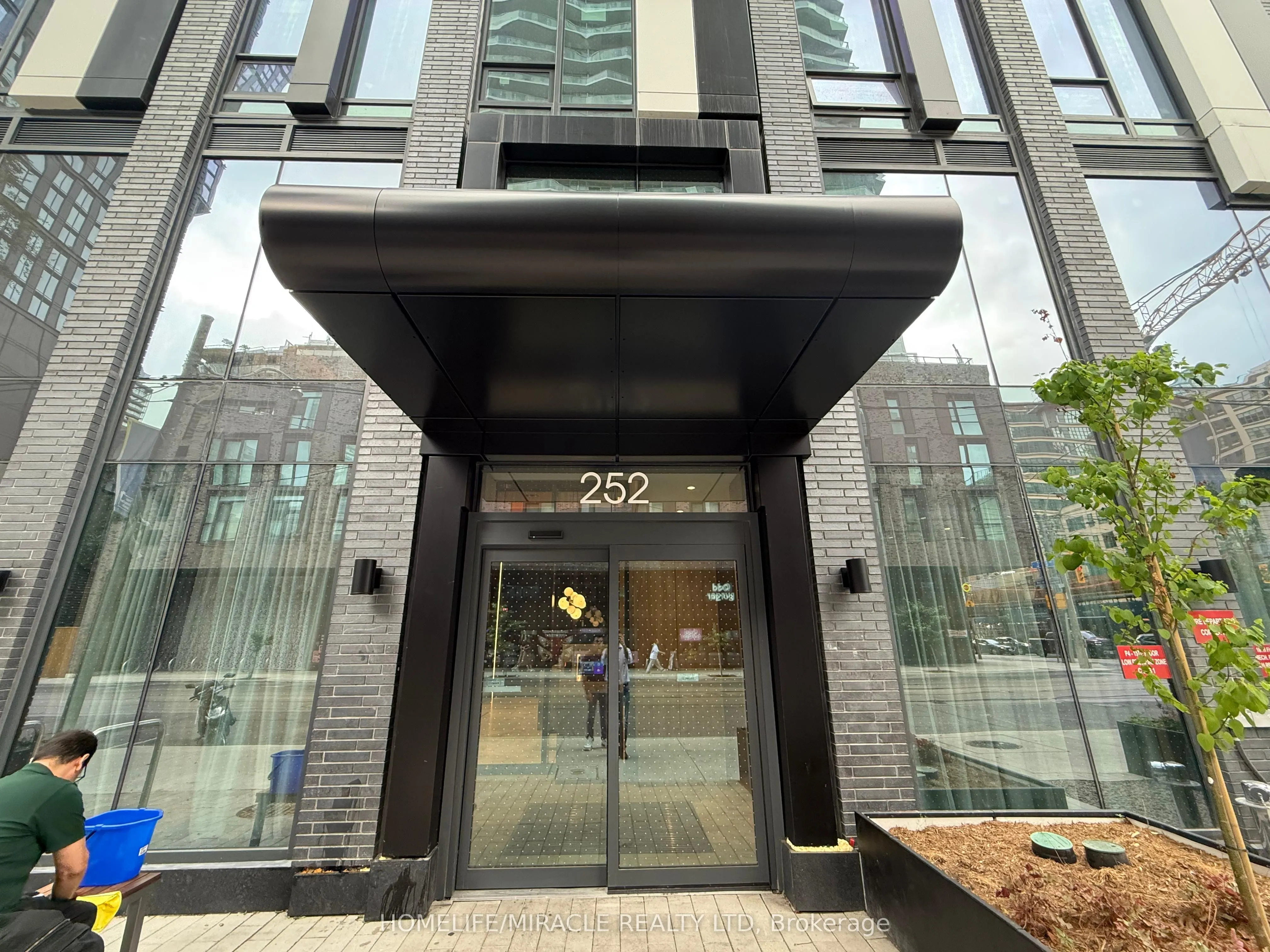 252 Church Street, #4102