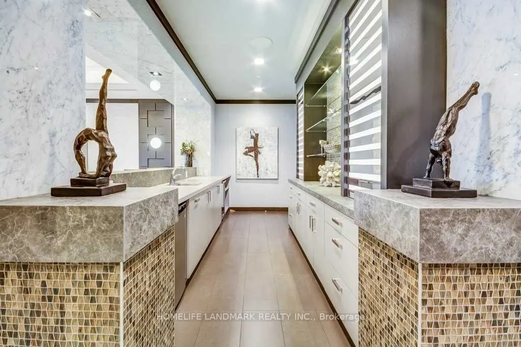 18 Graydon Hall Drive, ## 2505