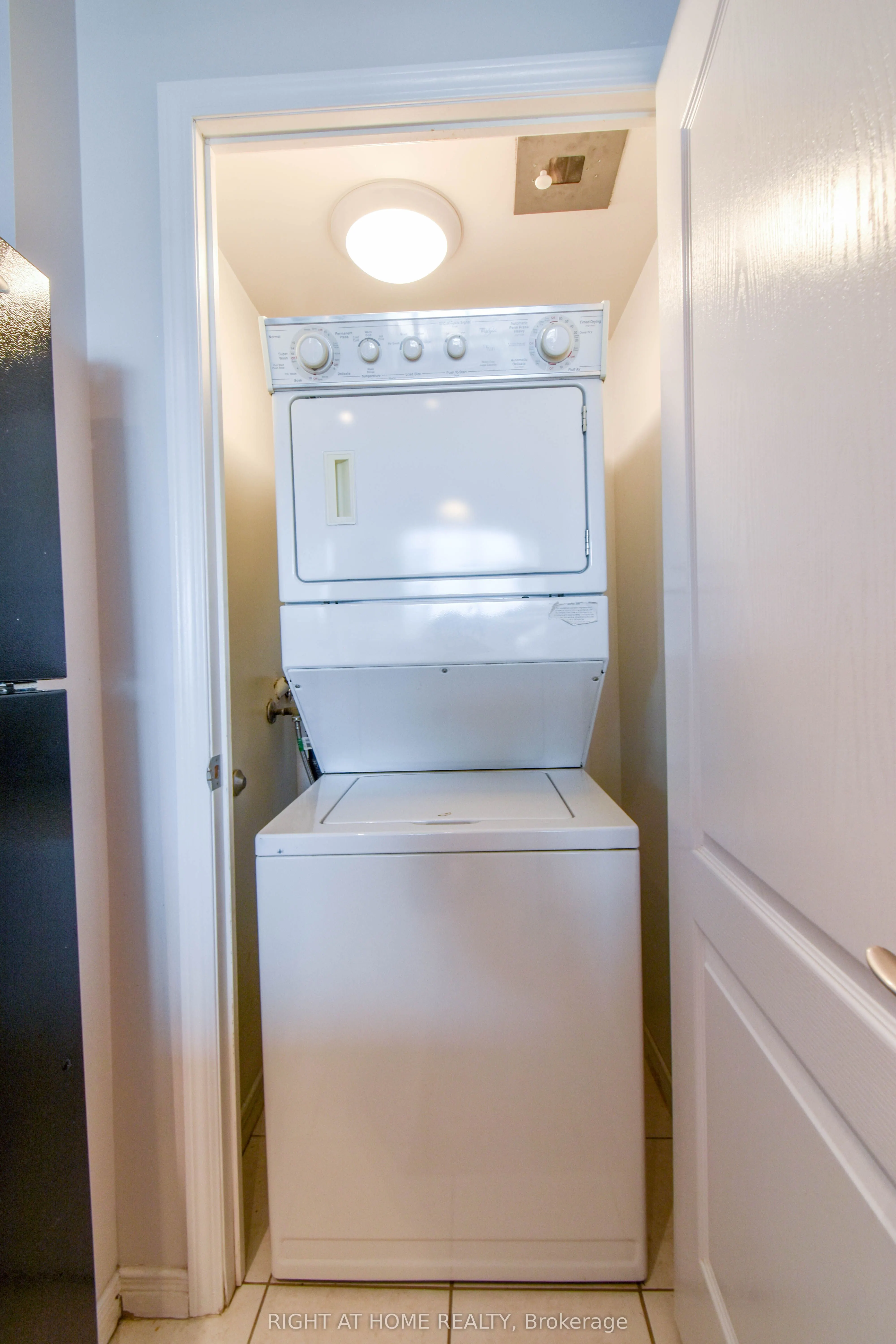 205 The Donway W, #702