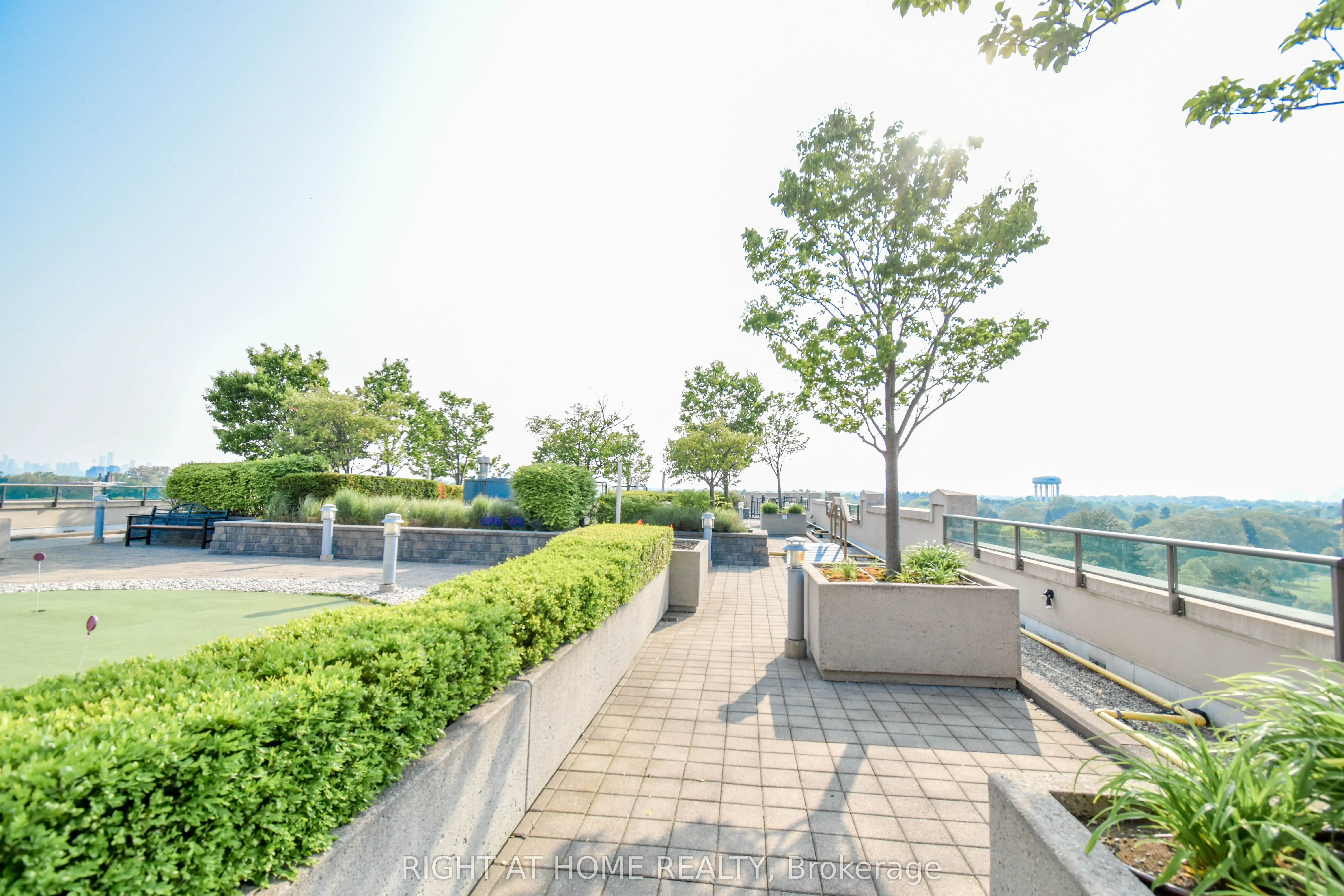 205 The Donway W, #702