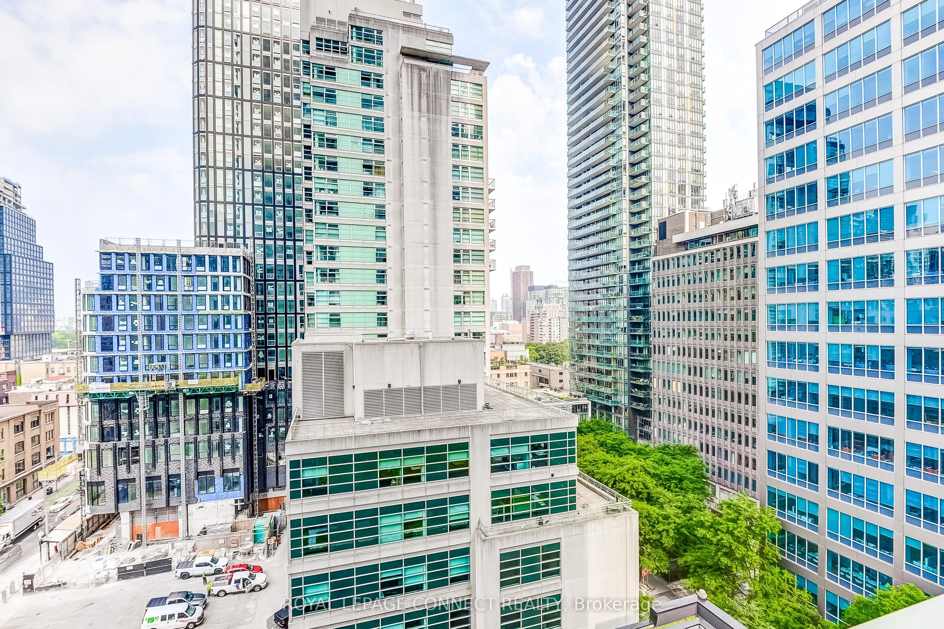 25 Richmond Street E, #902