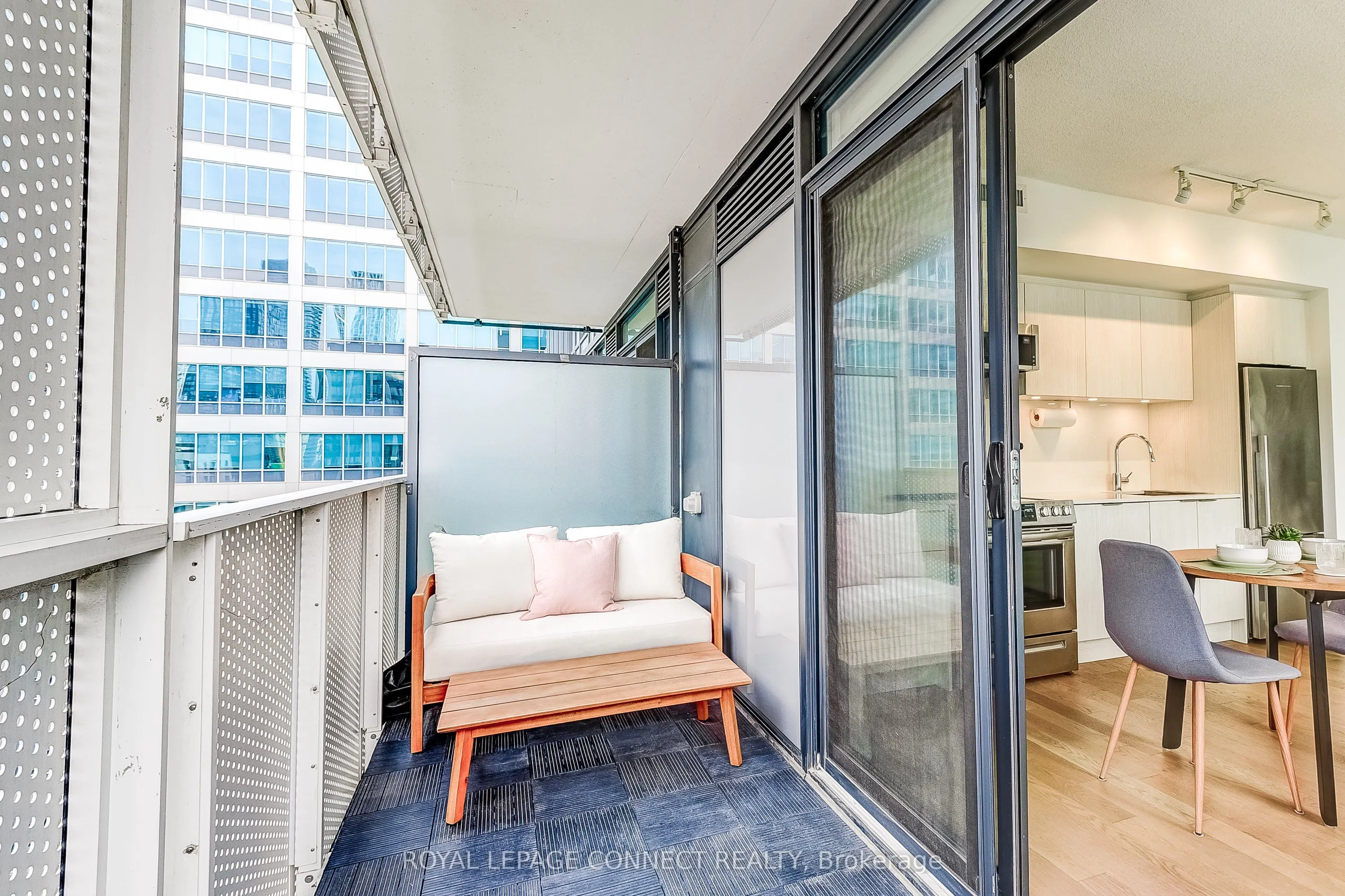 25 Richmond Street E, #902