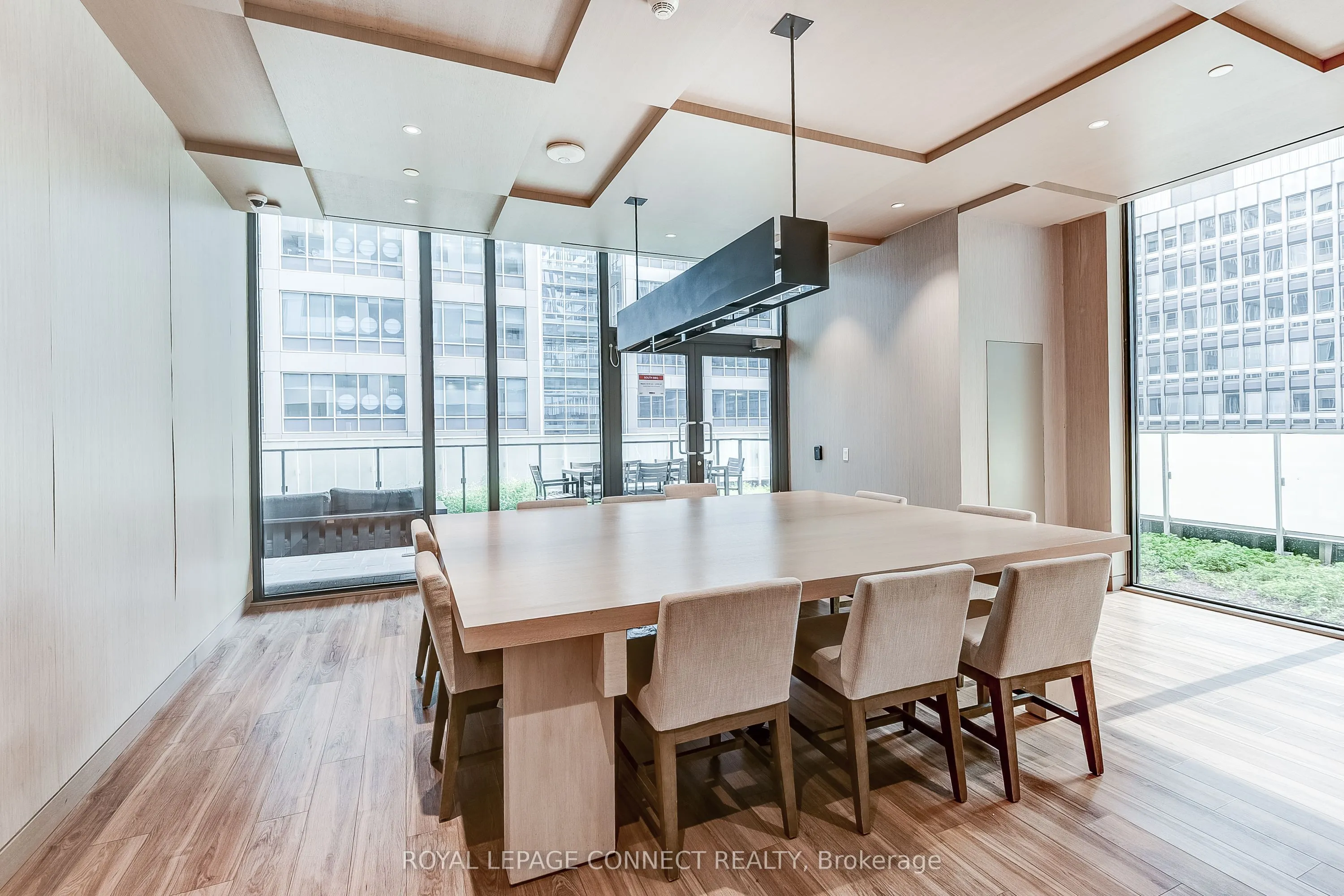 25 Richmond Street E, #902