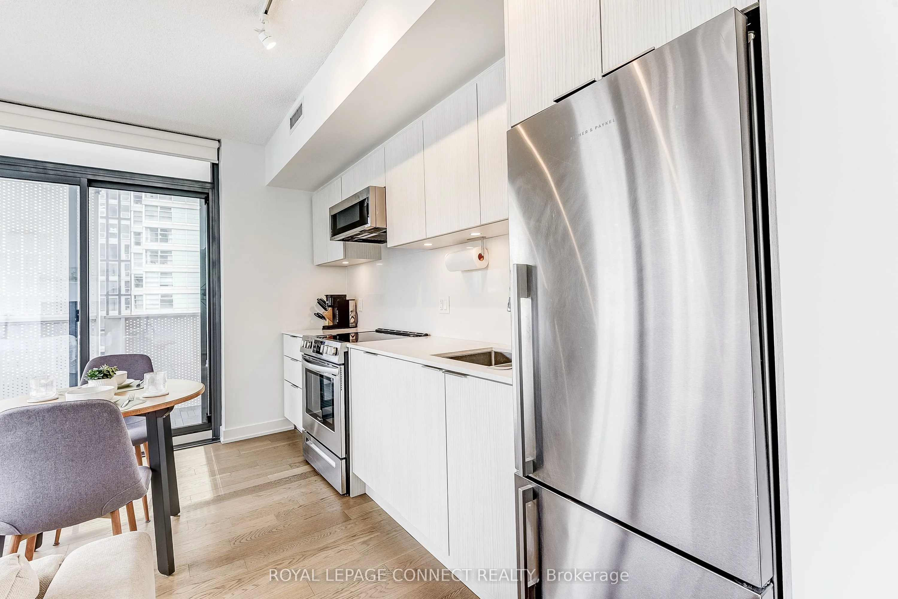 25 Richmond Street E, #902