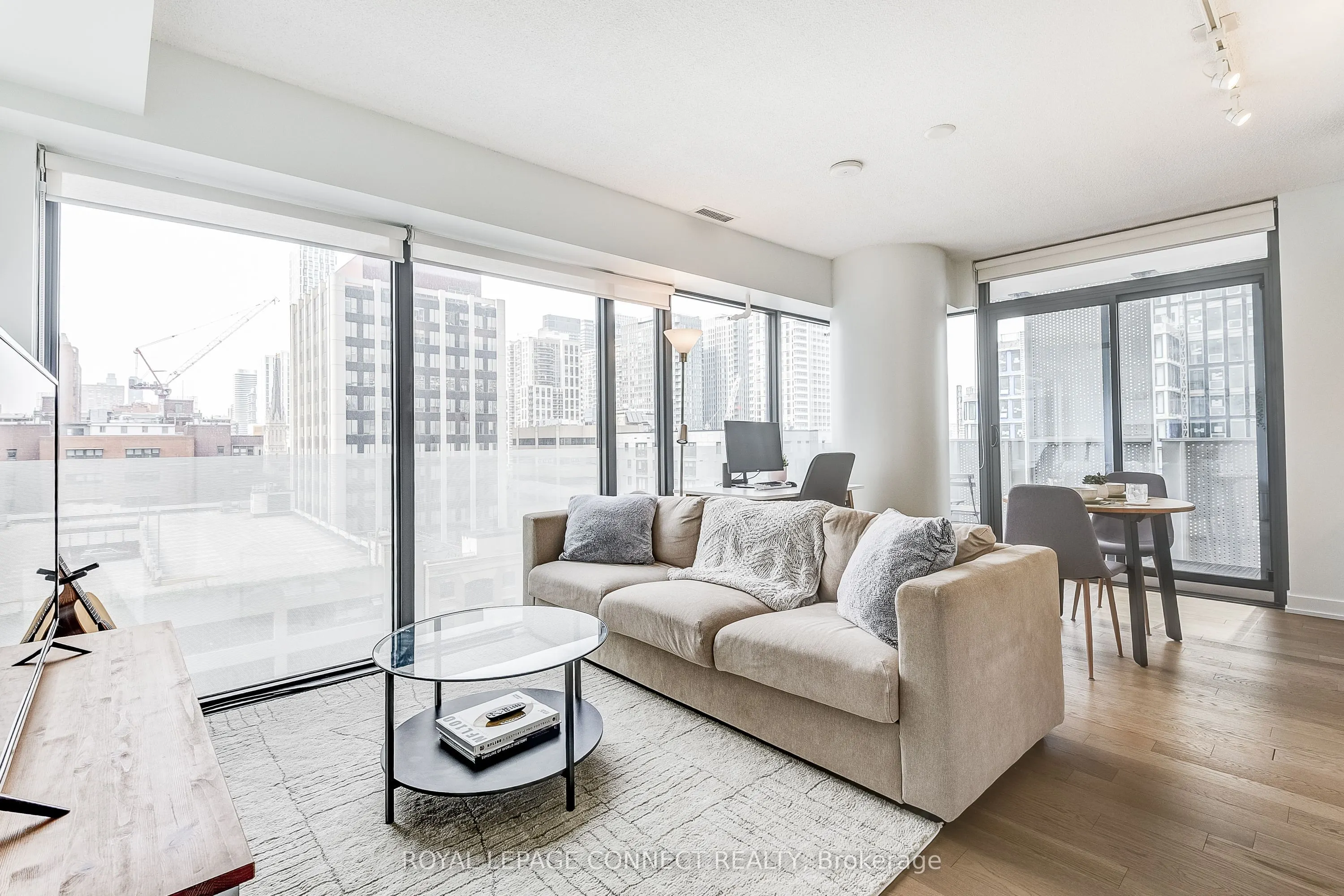 25 Richmond Street E, #902
