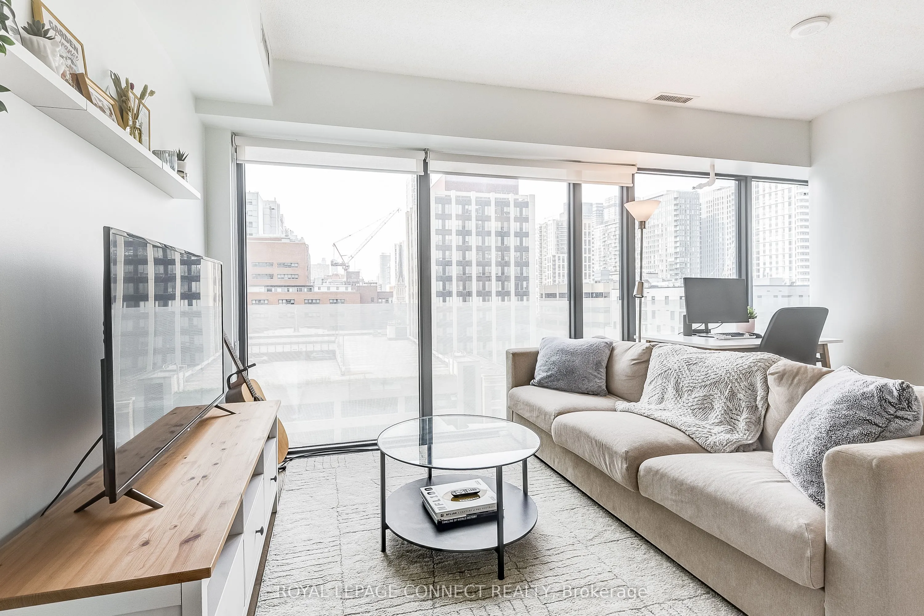 25 Richmond Street E, #902