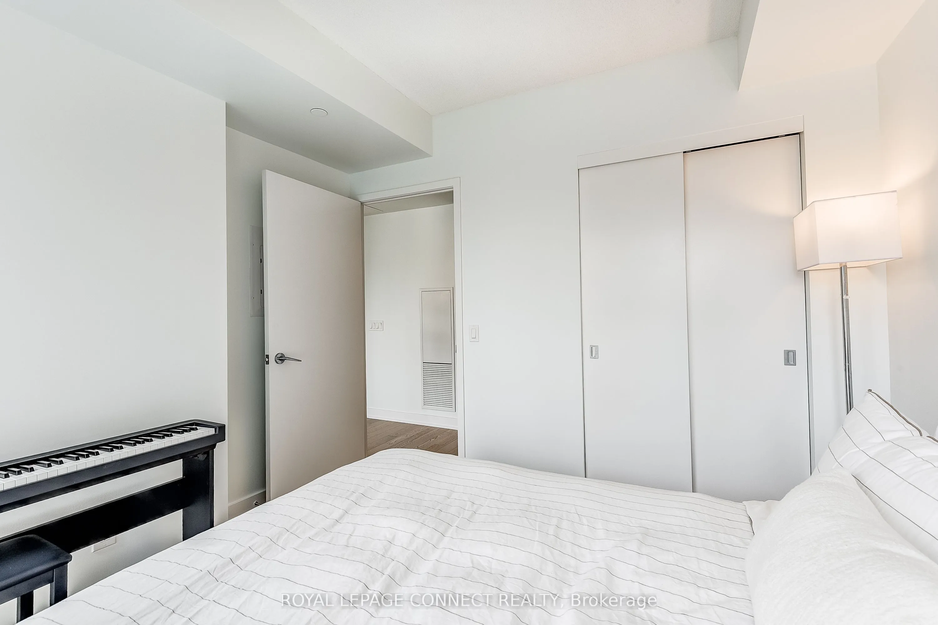 25 Richmond Street E, #902