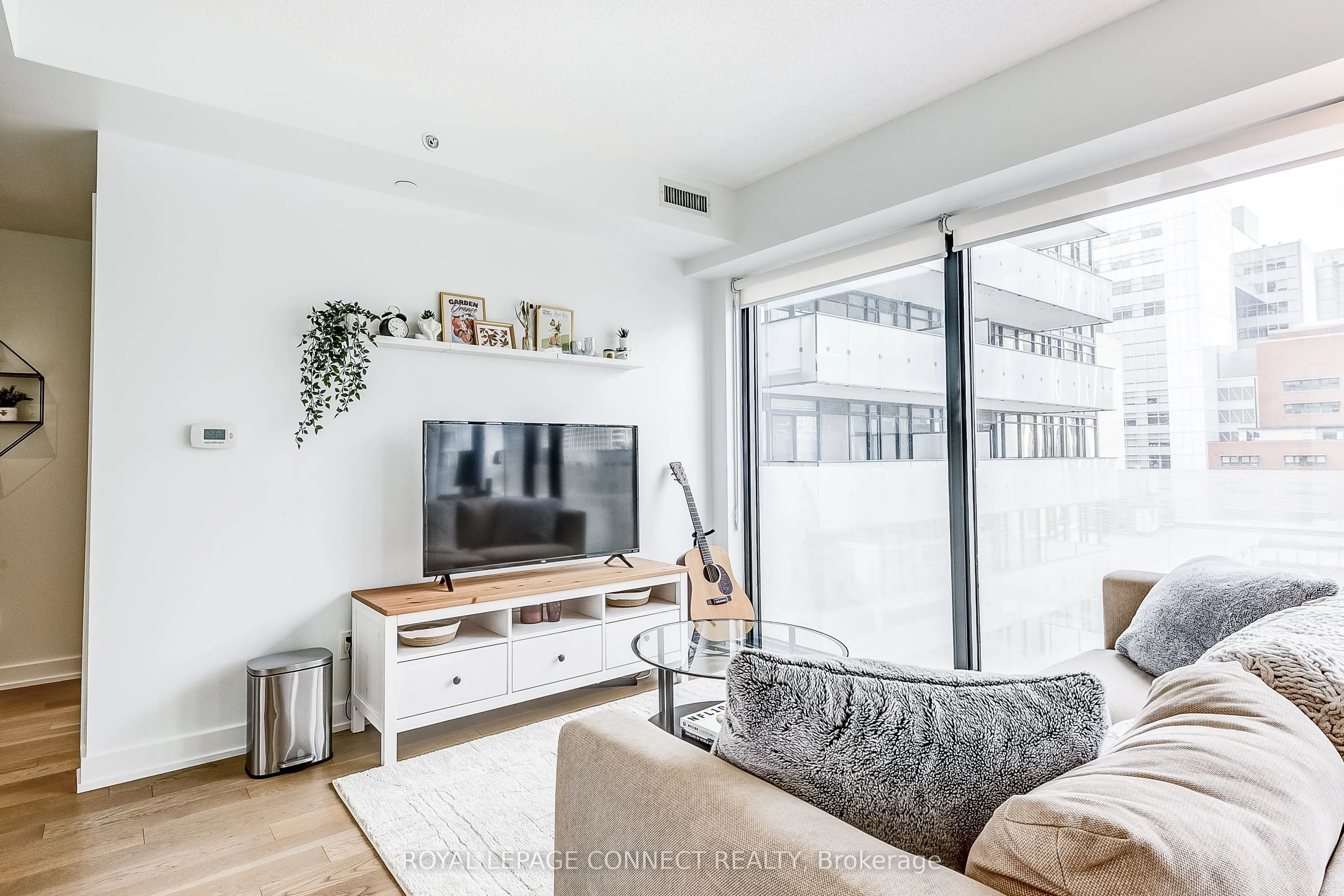 25 Richmond Street E, #902