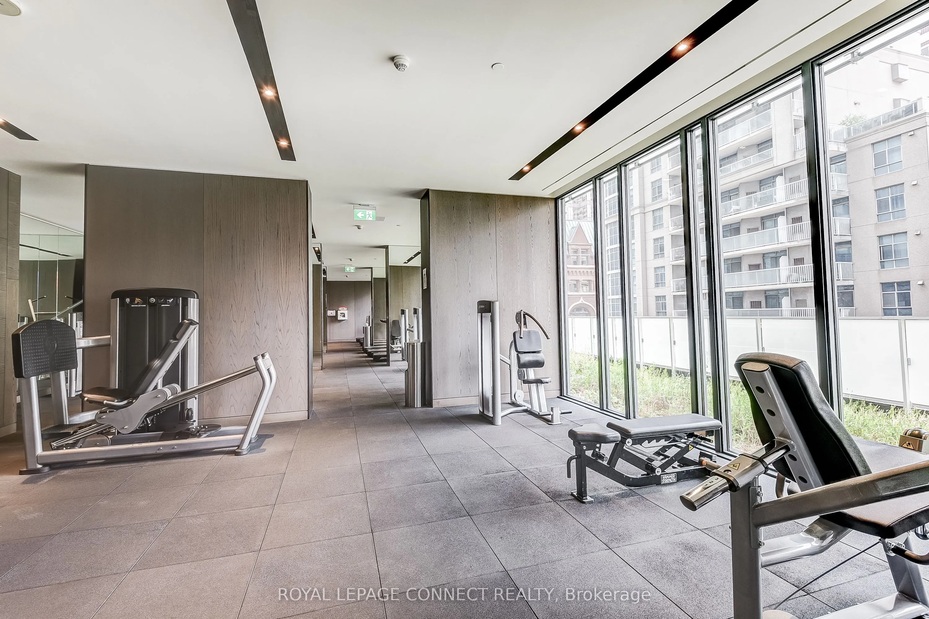 25 Richmond Street E, #902