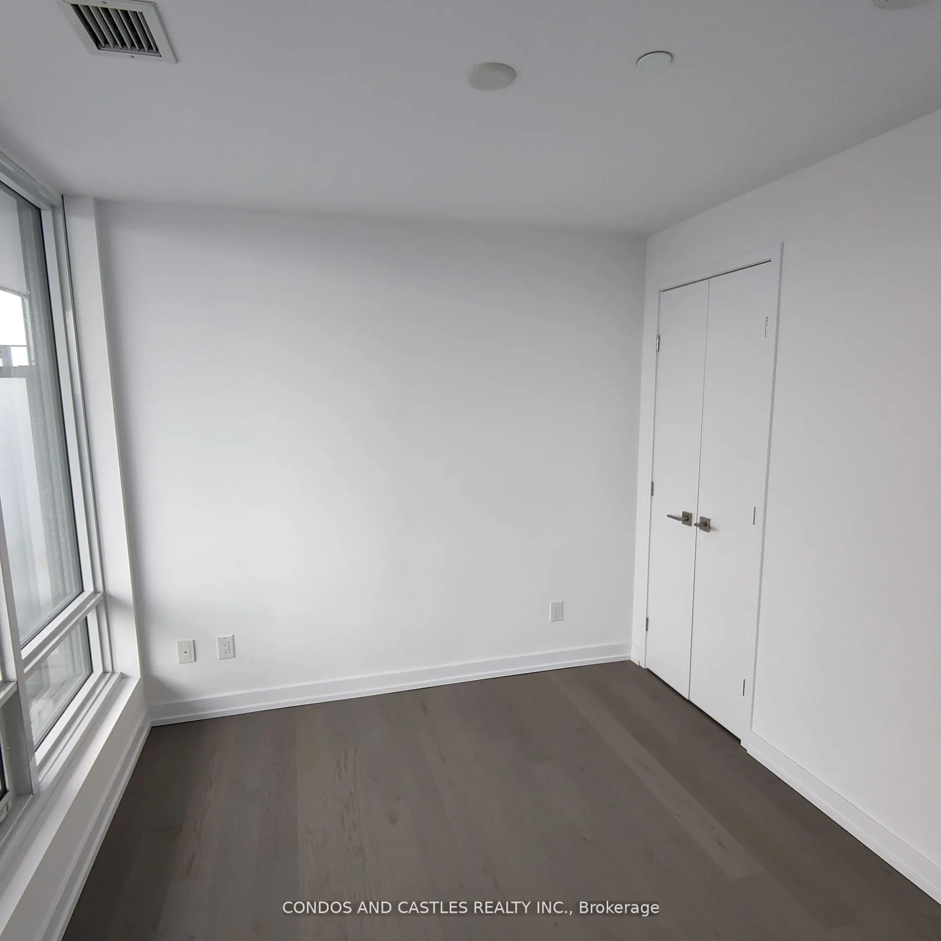 488 University Avenue, #2016