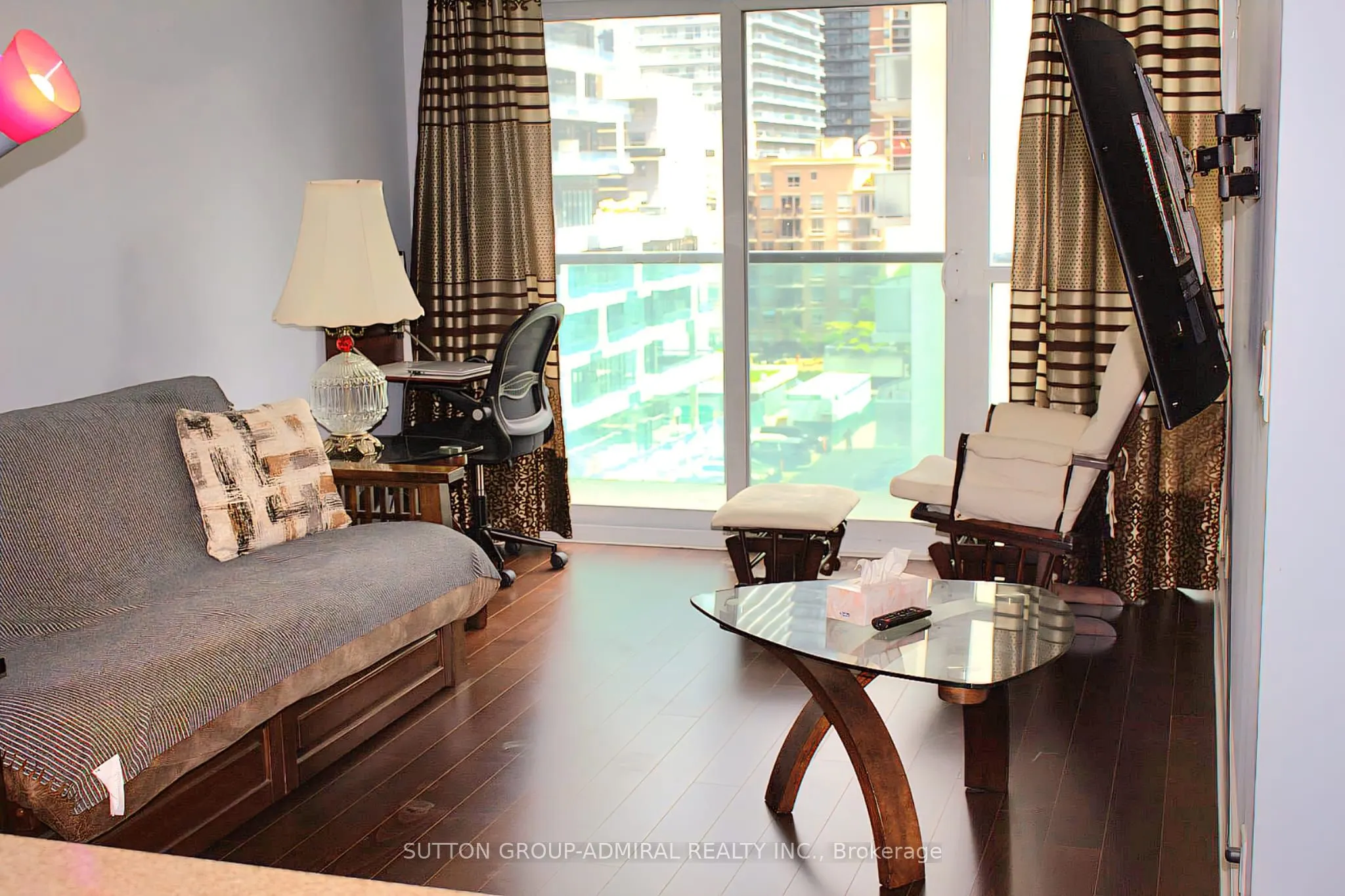 70 Roehampton Avenue, #512