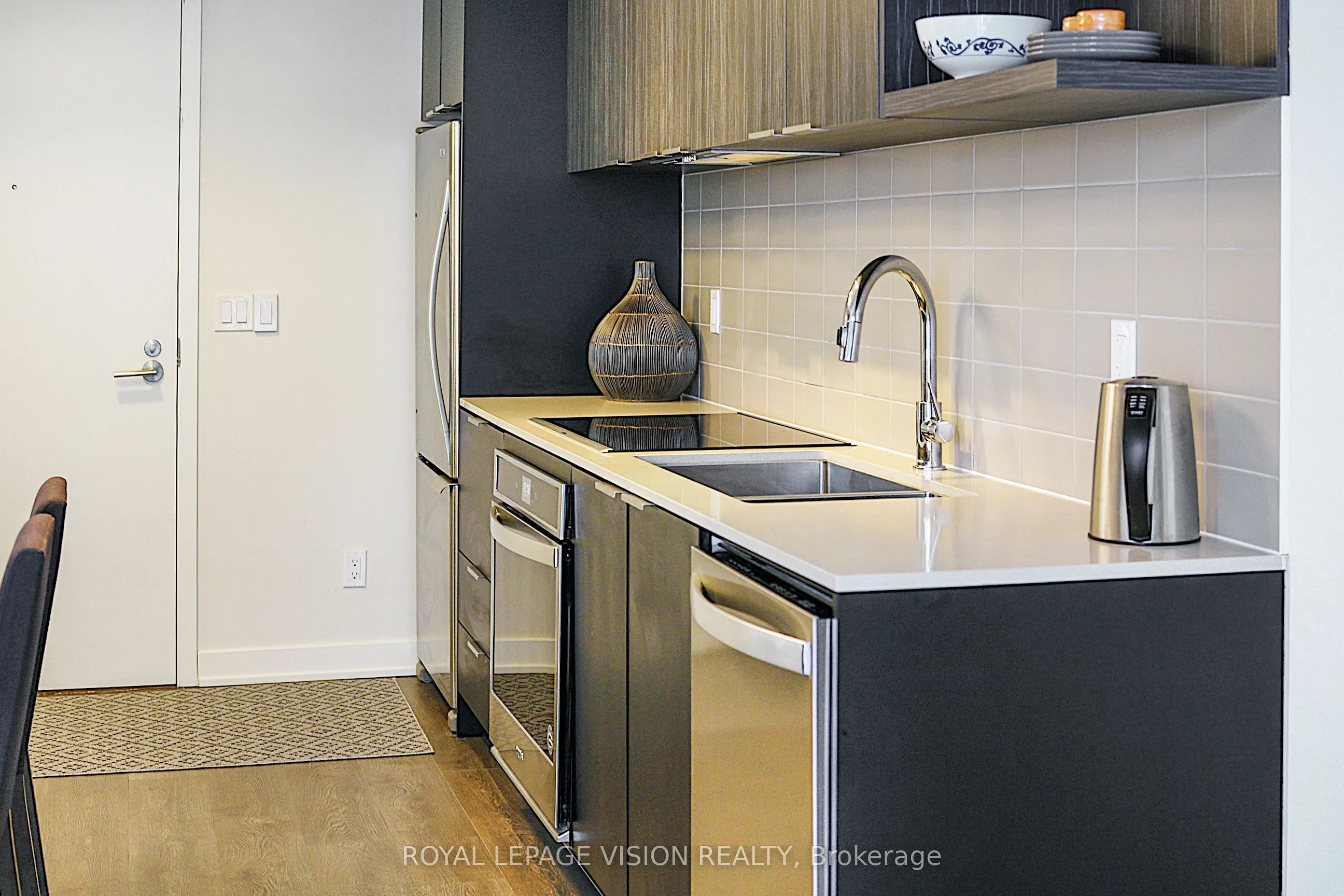 6 Sonic Way, #N1808