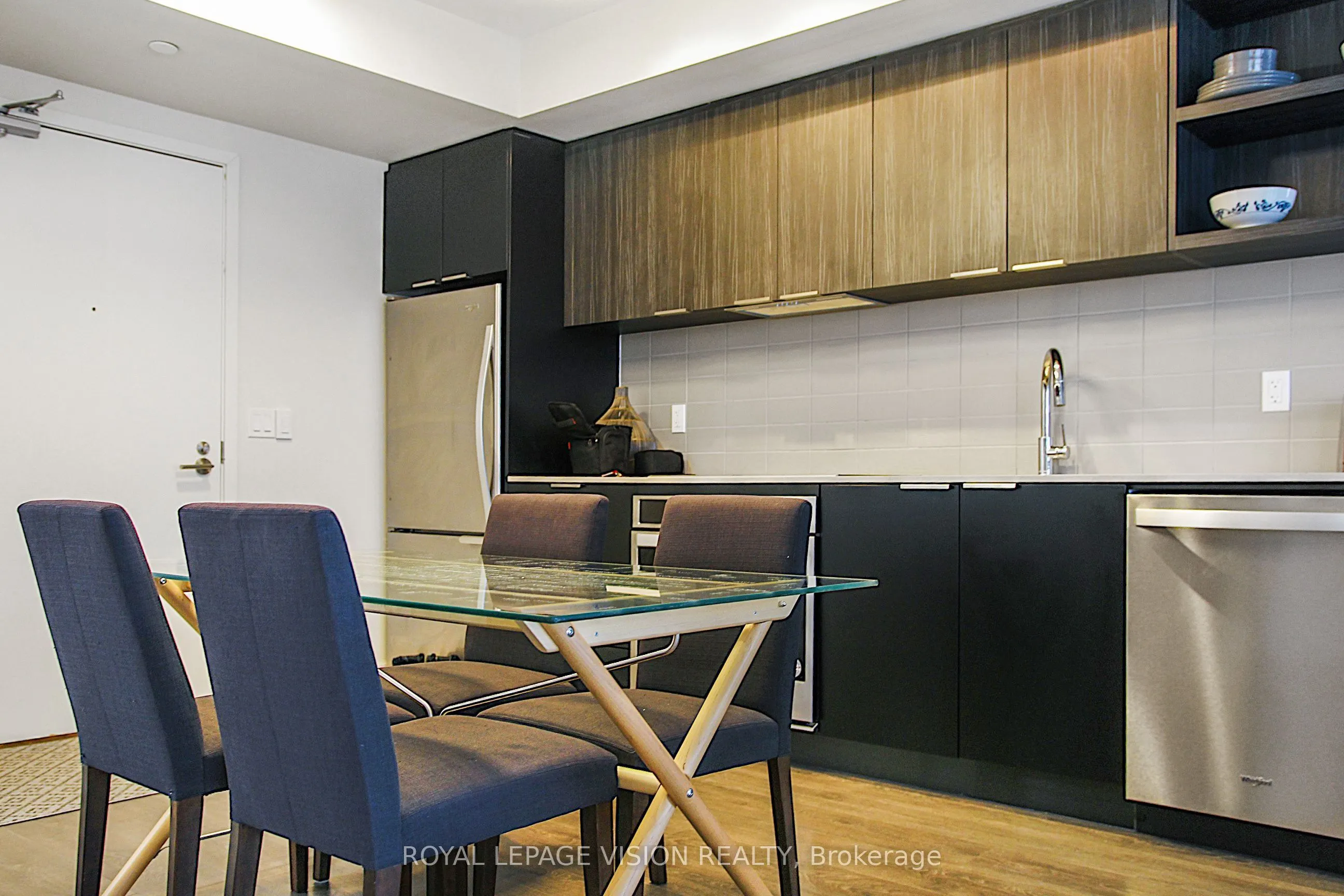 6 Sonic Way, #N1808