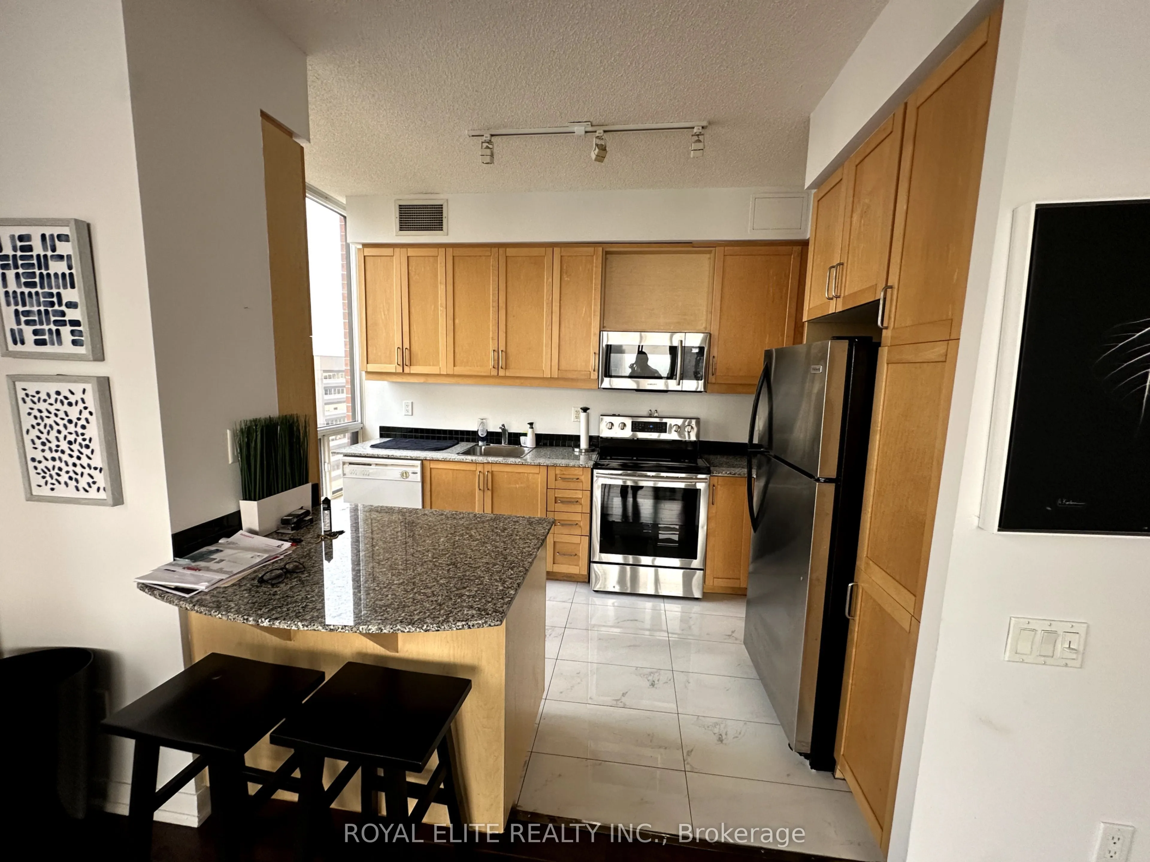 33 Sheppard Avenue E, #3103