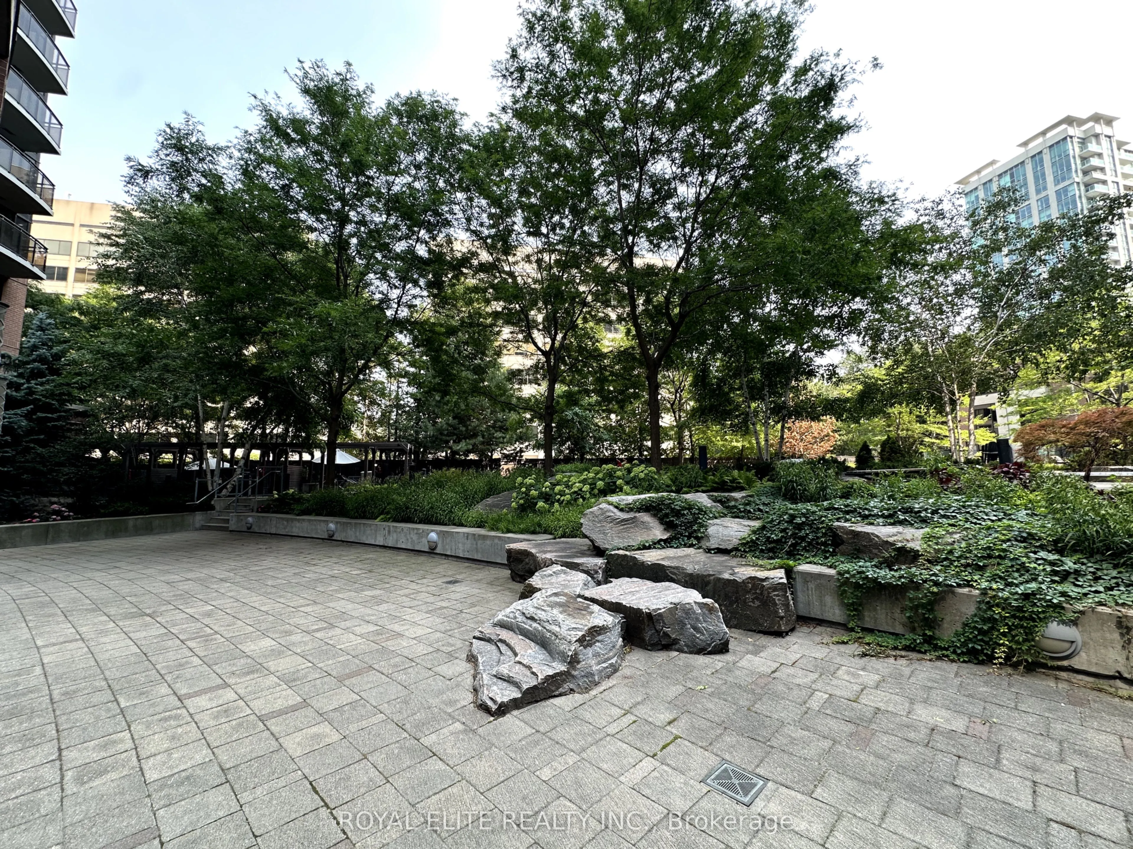 33 Sheppard Avenue E, #3103