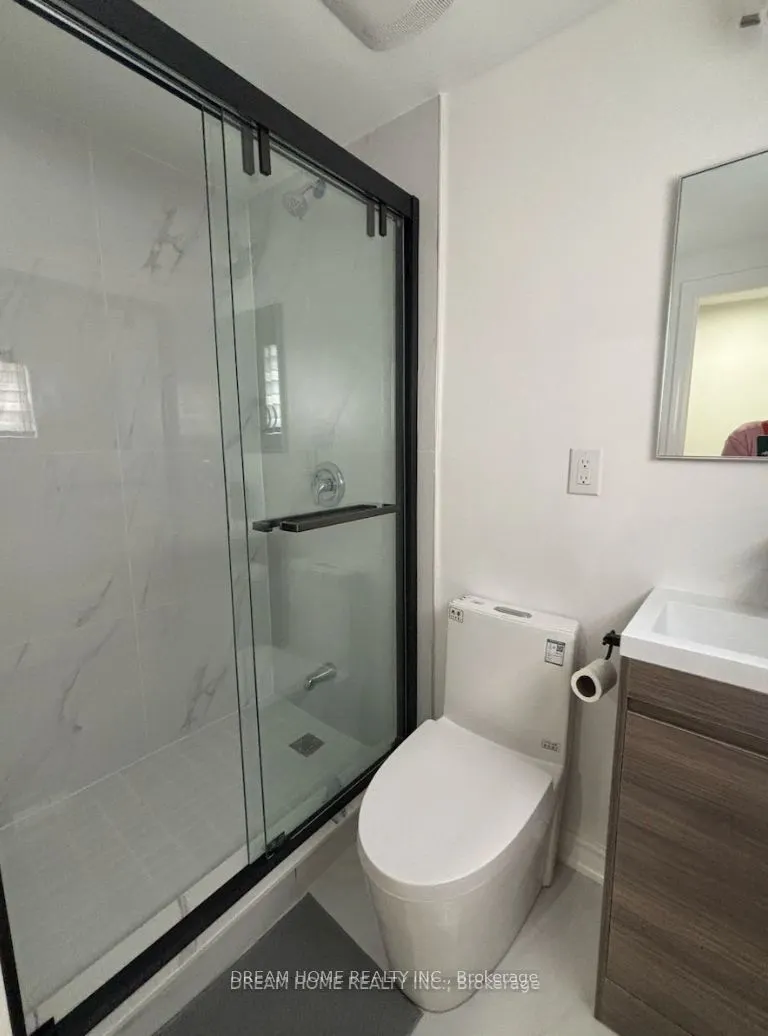 138 Robert Street, #202