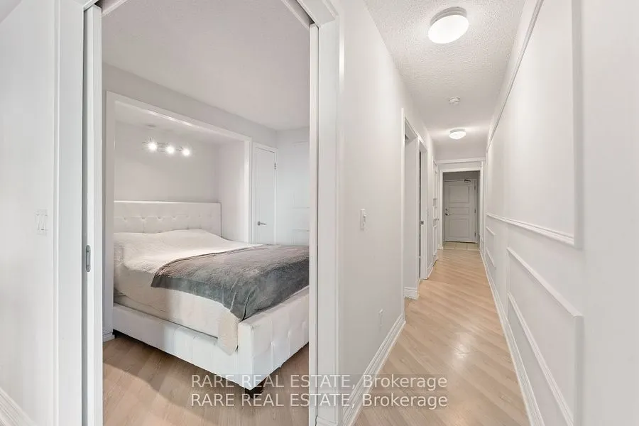 8 York Street, #911