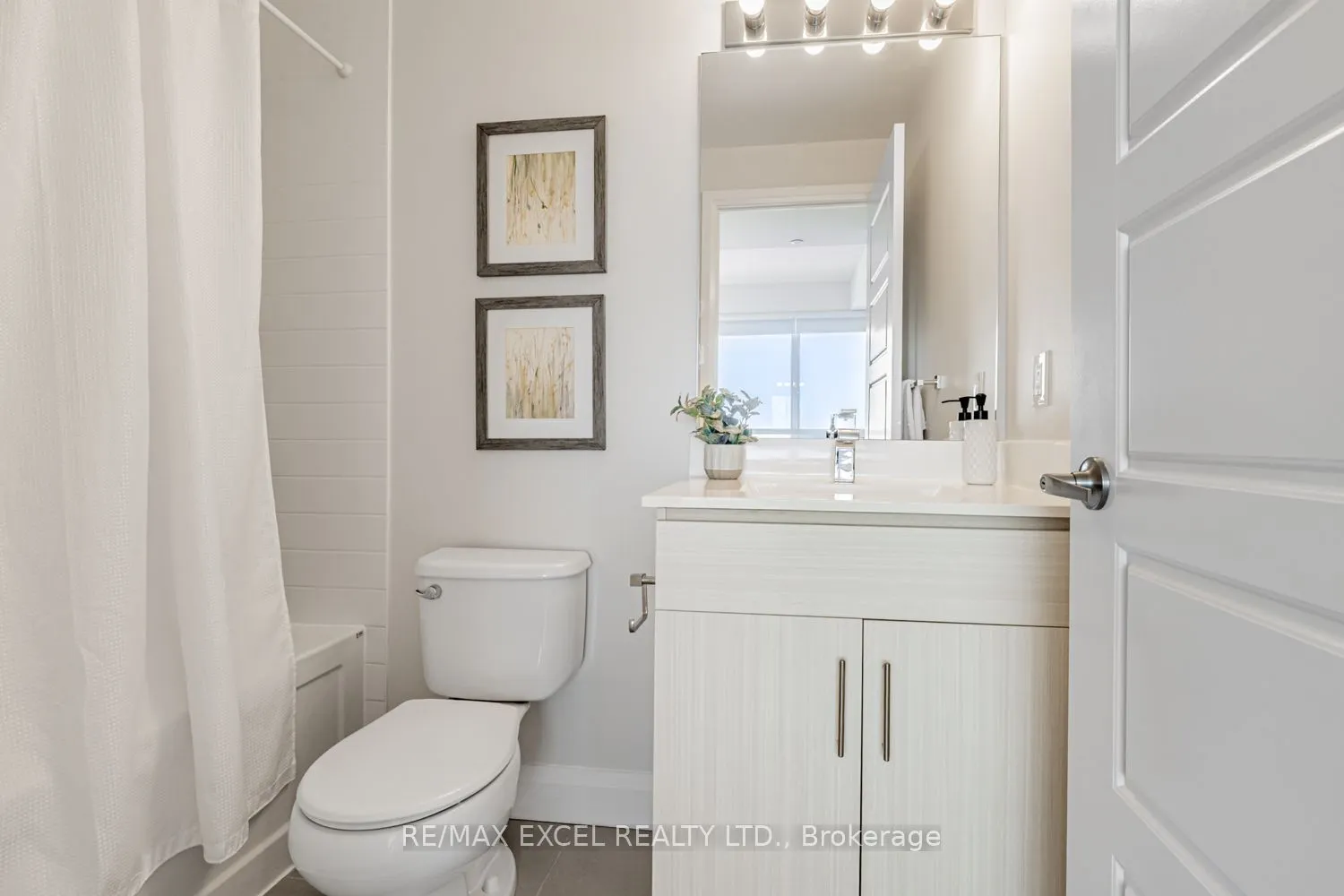 68 Canterbury Place, #1507
