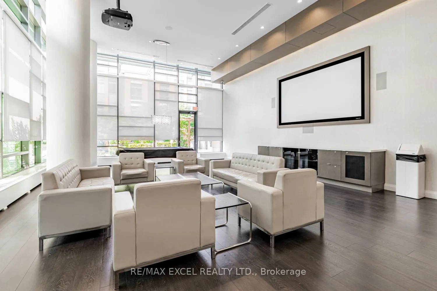 68 Canterbury Place, #1507