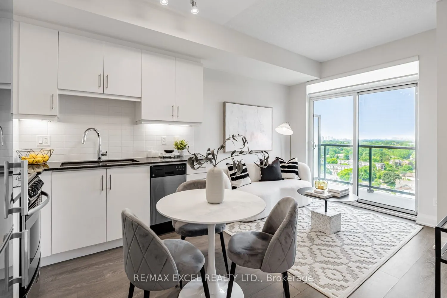 68 Canterbury Place, #1507