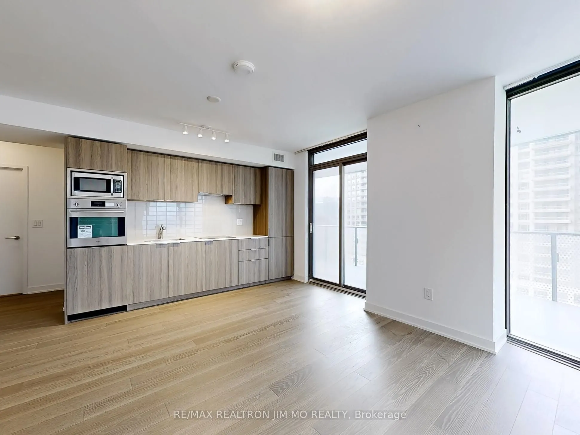 11 Wellesley Street W, #1208