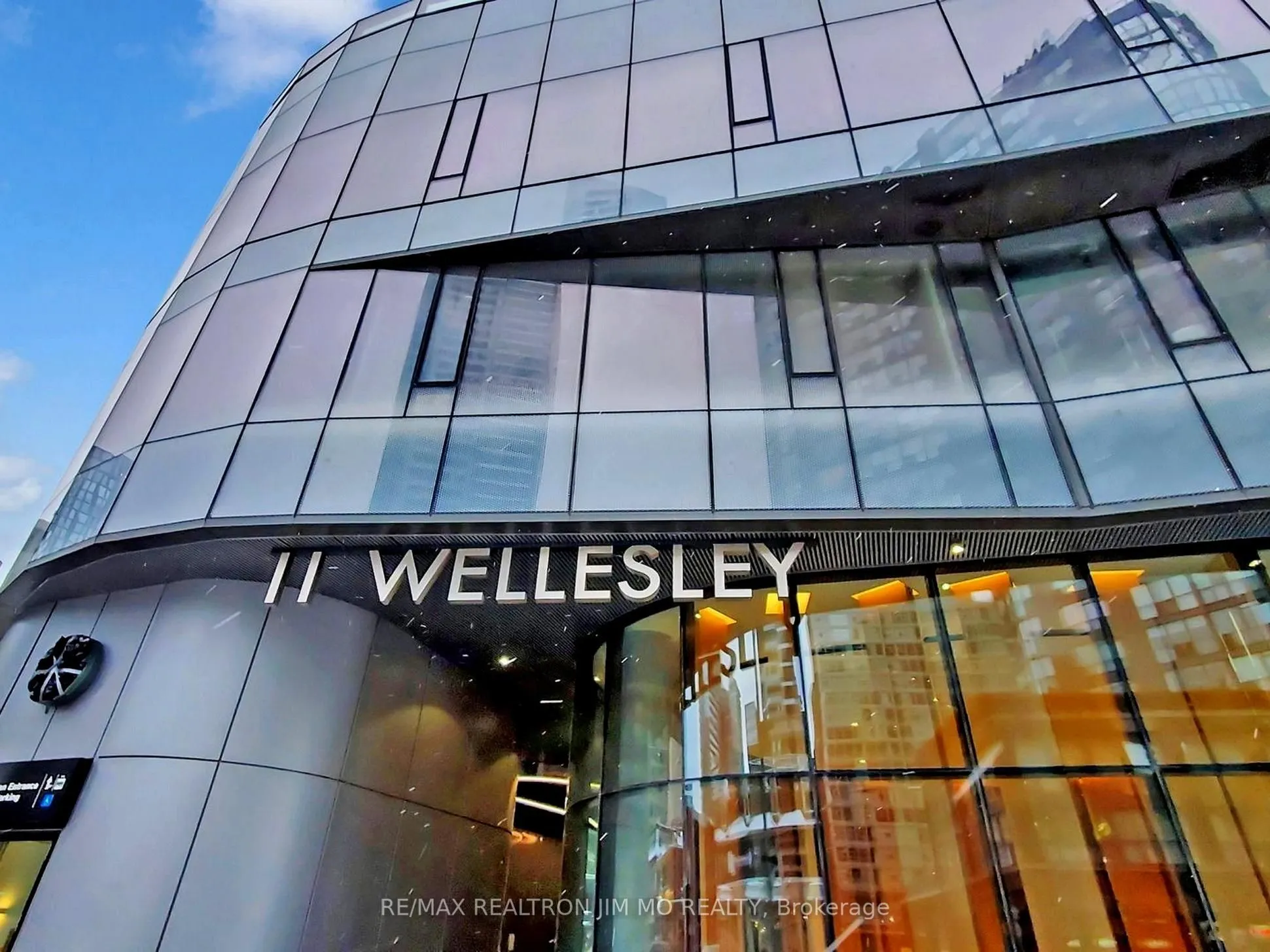 11 Wellesley Street W, #1208