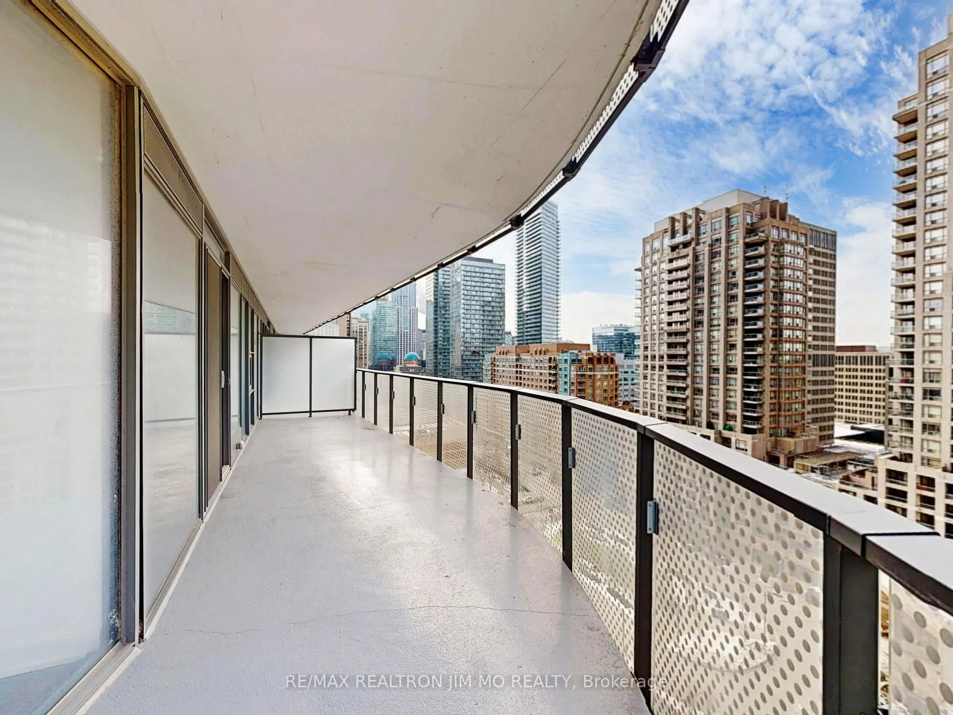 11 Wellesley Street W, #1208