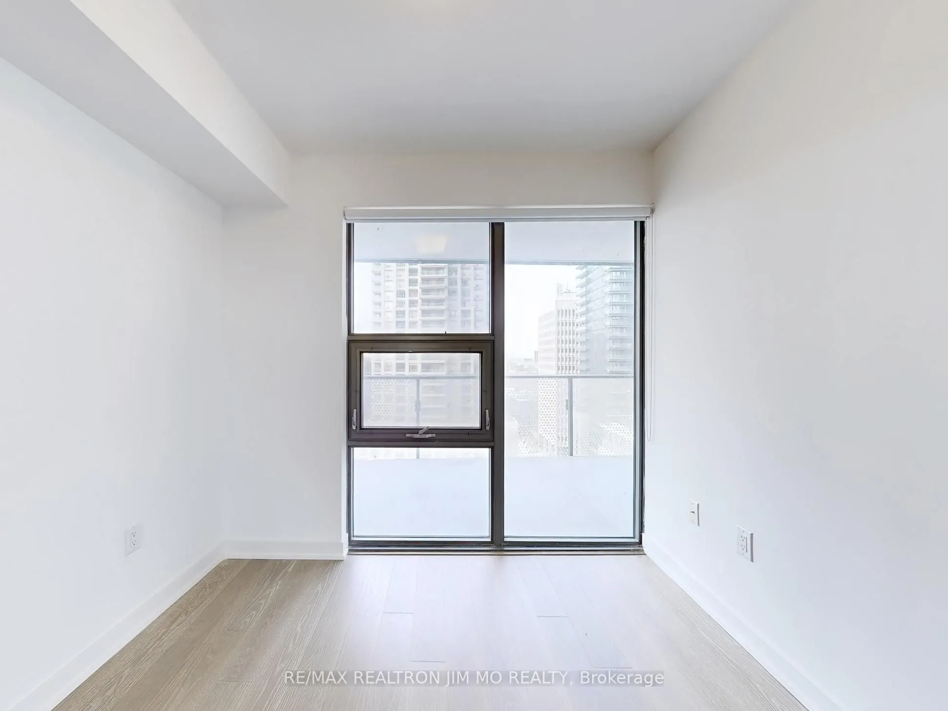 11 Wellesley Street W, #1208