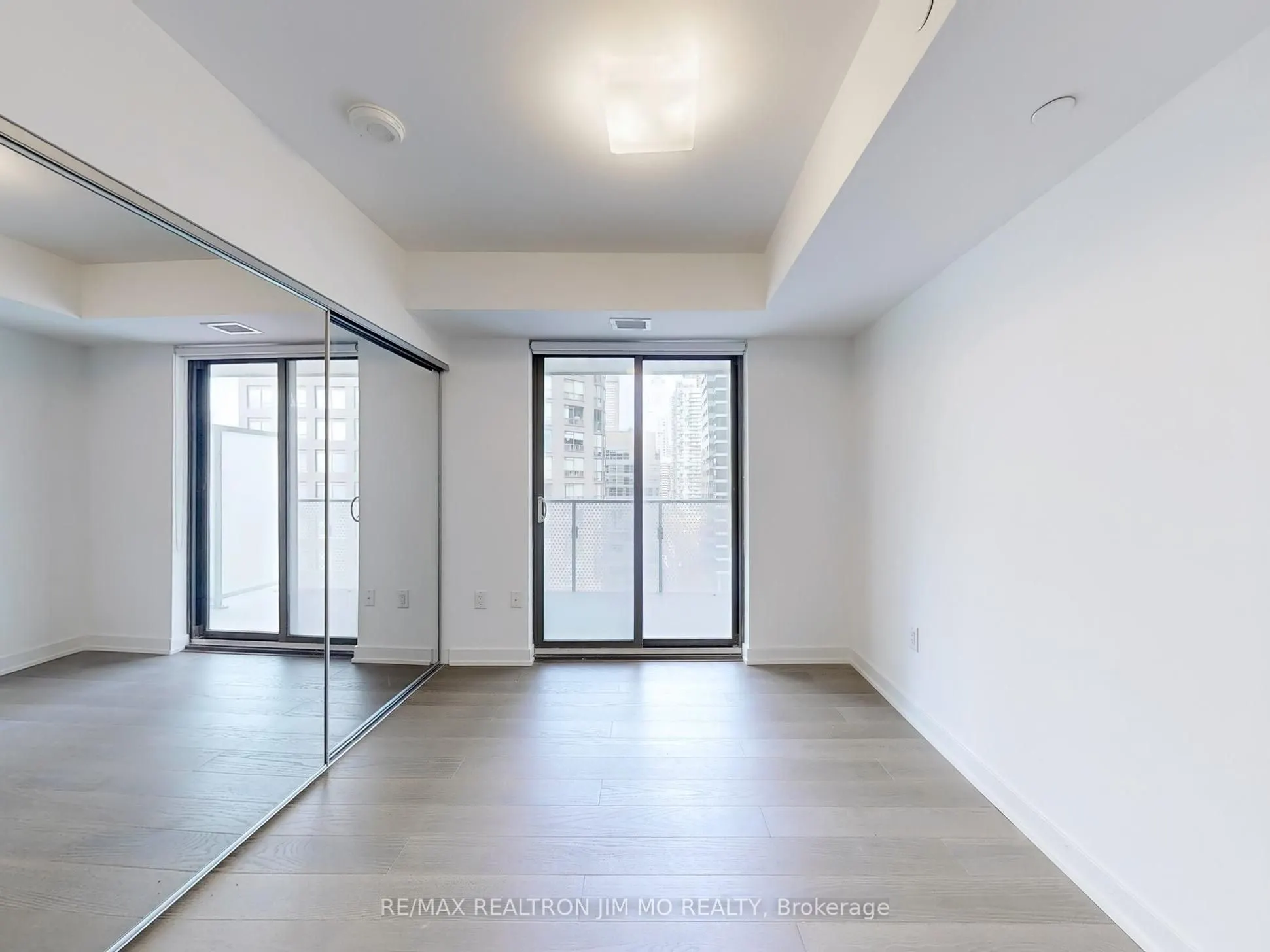 11 Wellesley Street W, #1208