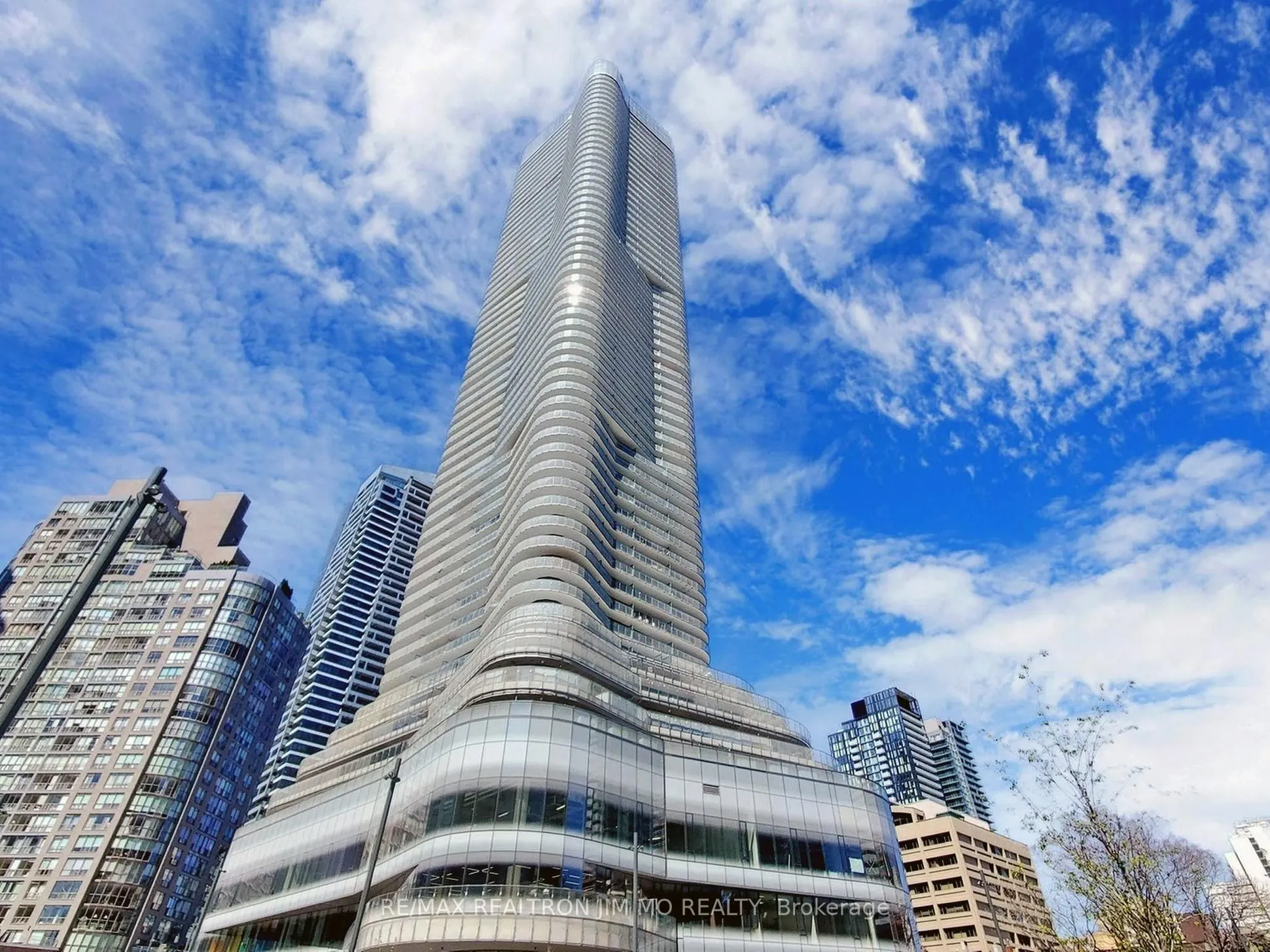 11 Wellesley Street W, #1208