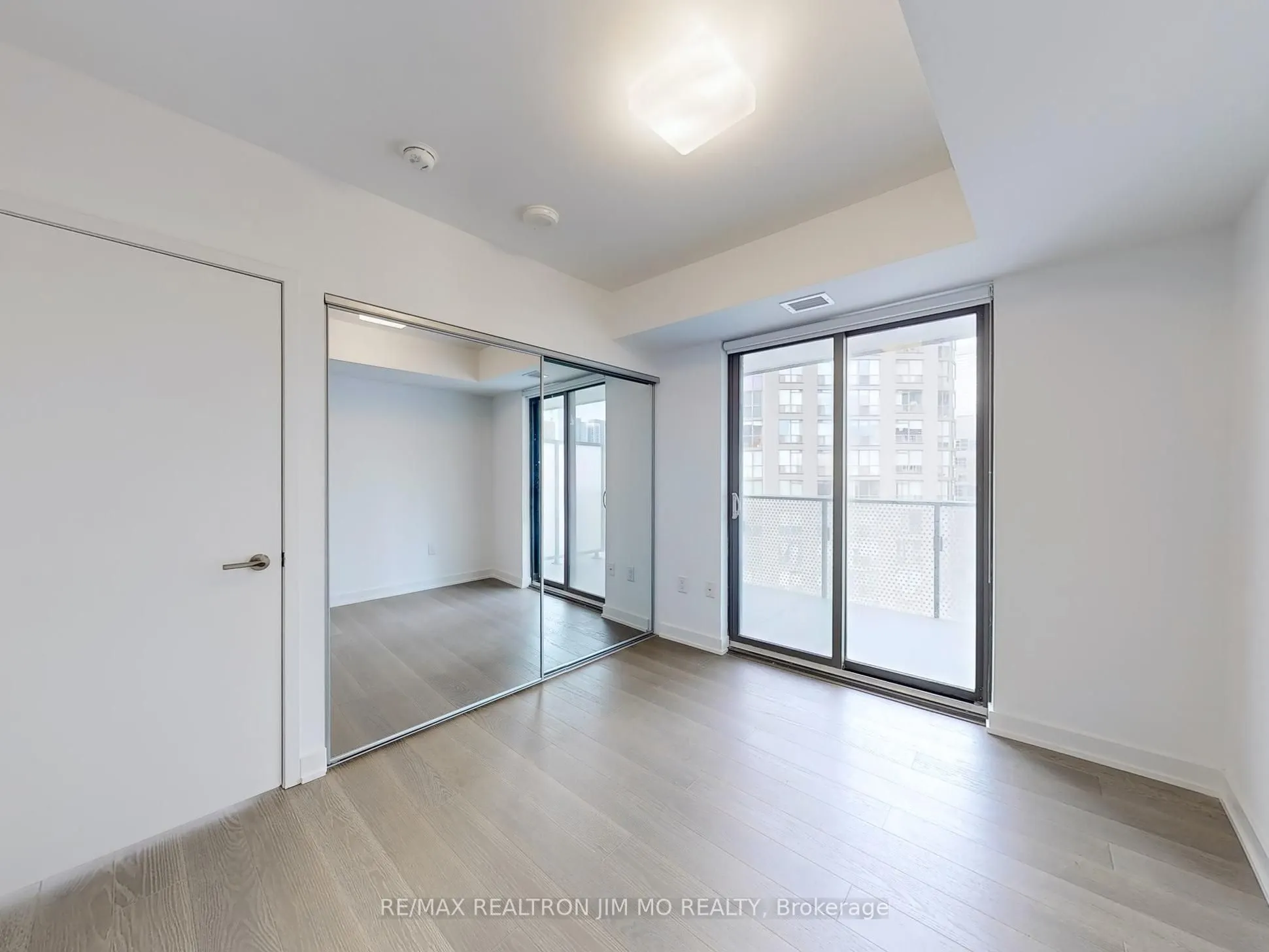11 Wellesley Street W, #1208