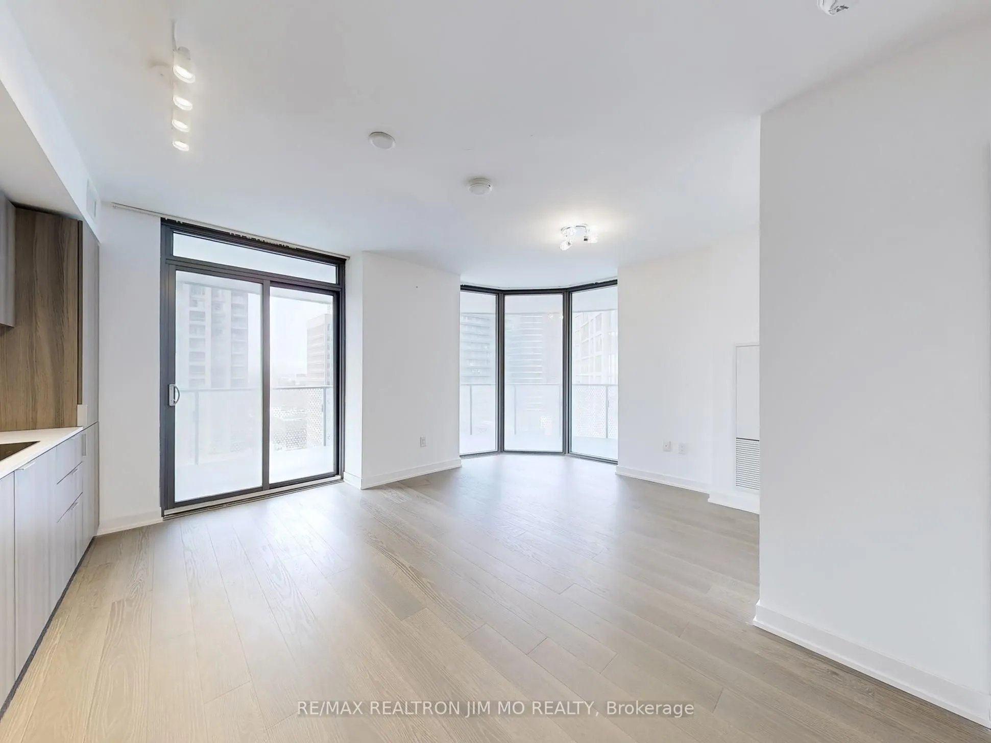 11 Wellesley Street W, #1208