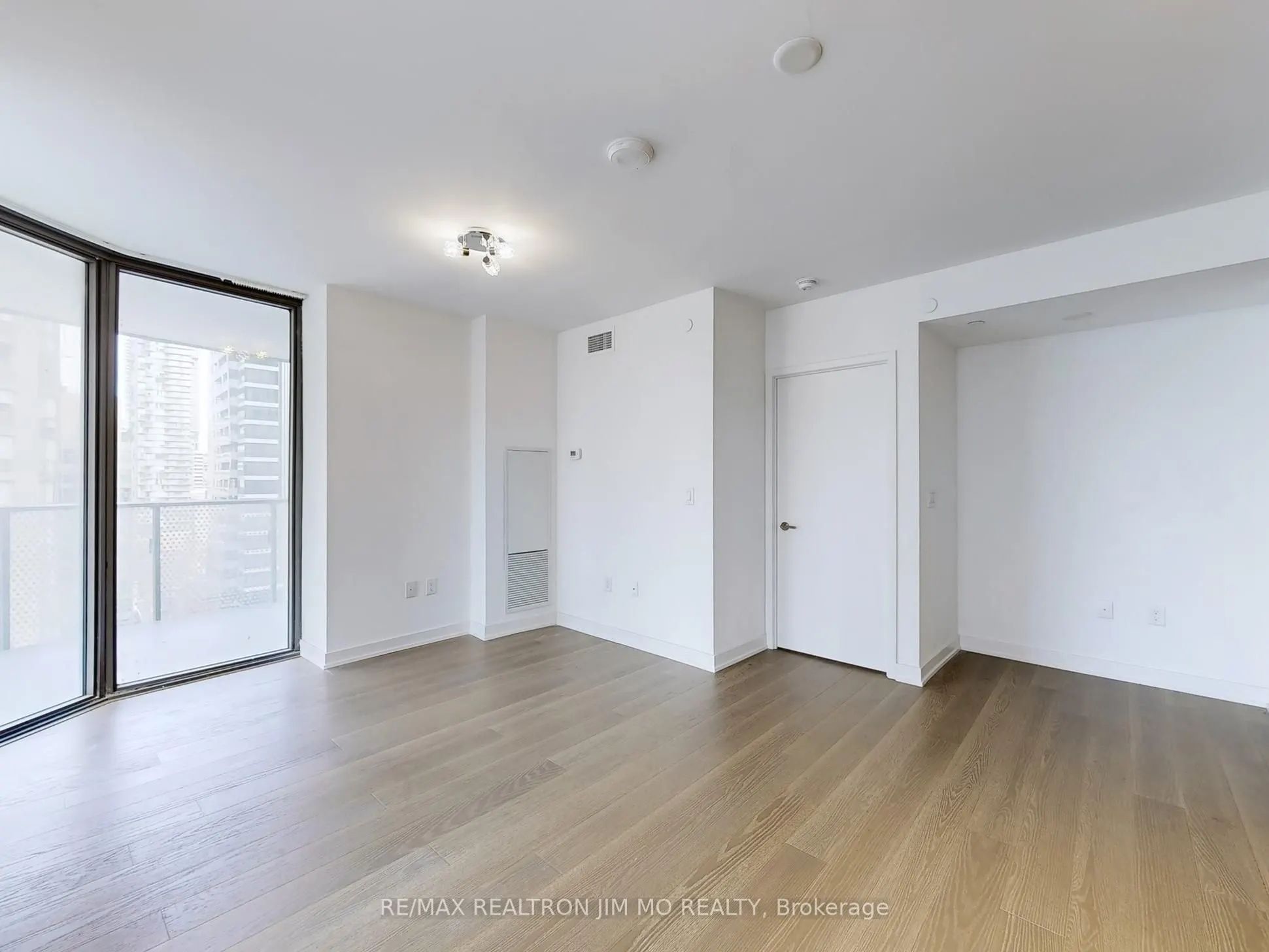 11 Wellesley Street W, #1208