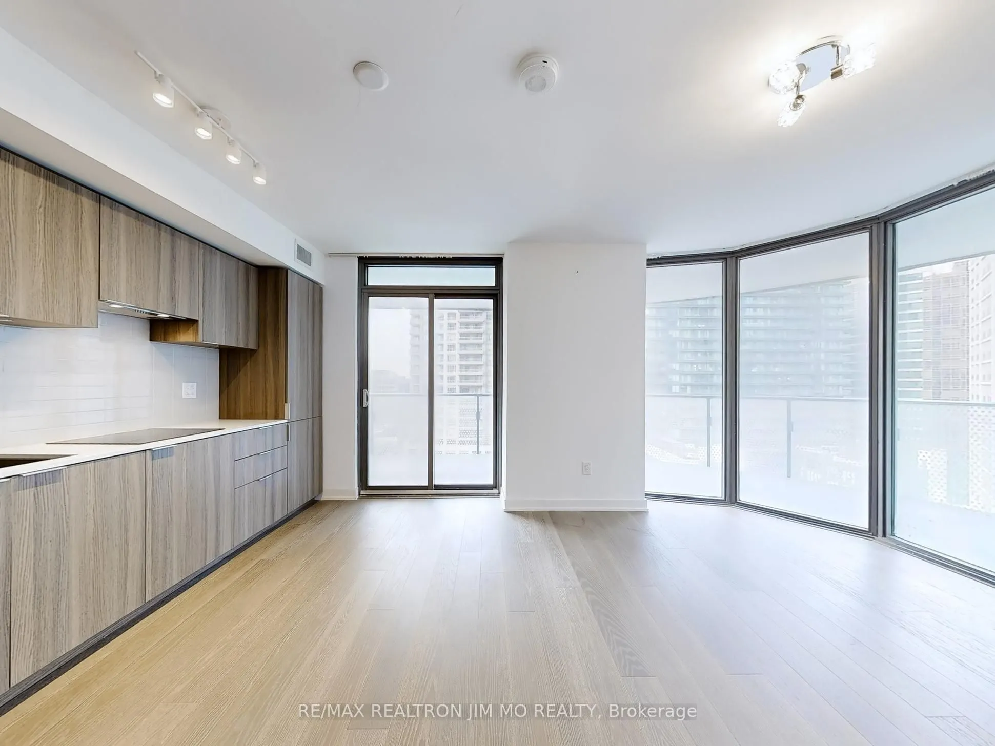 11 Wellesley Street W, #1208