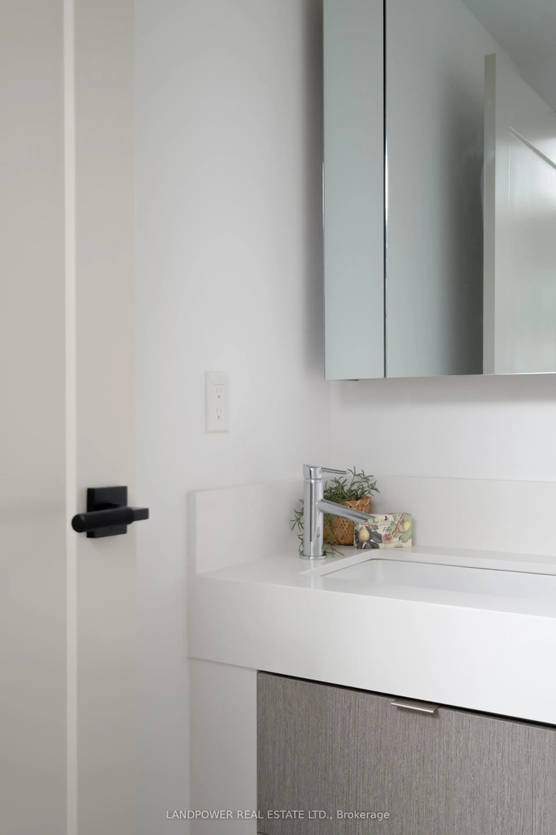 10 York Street, #6210