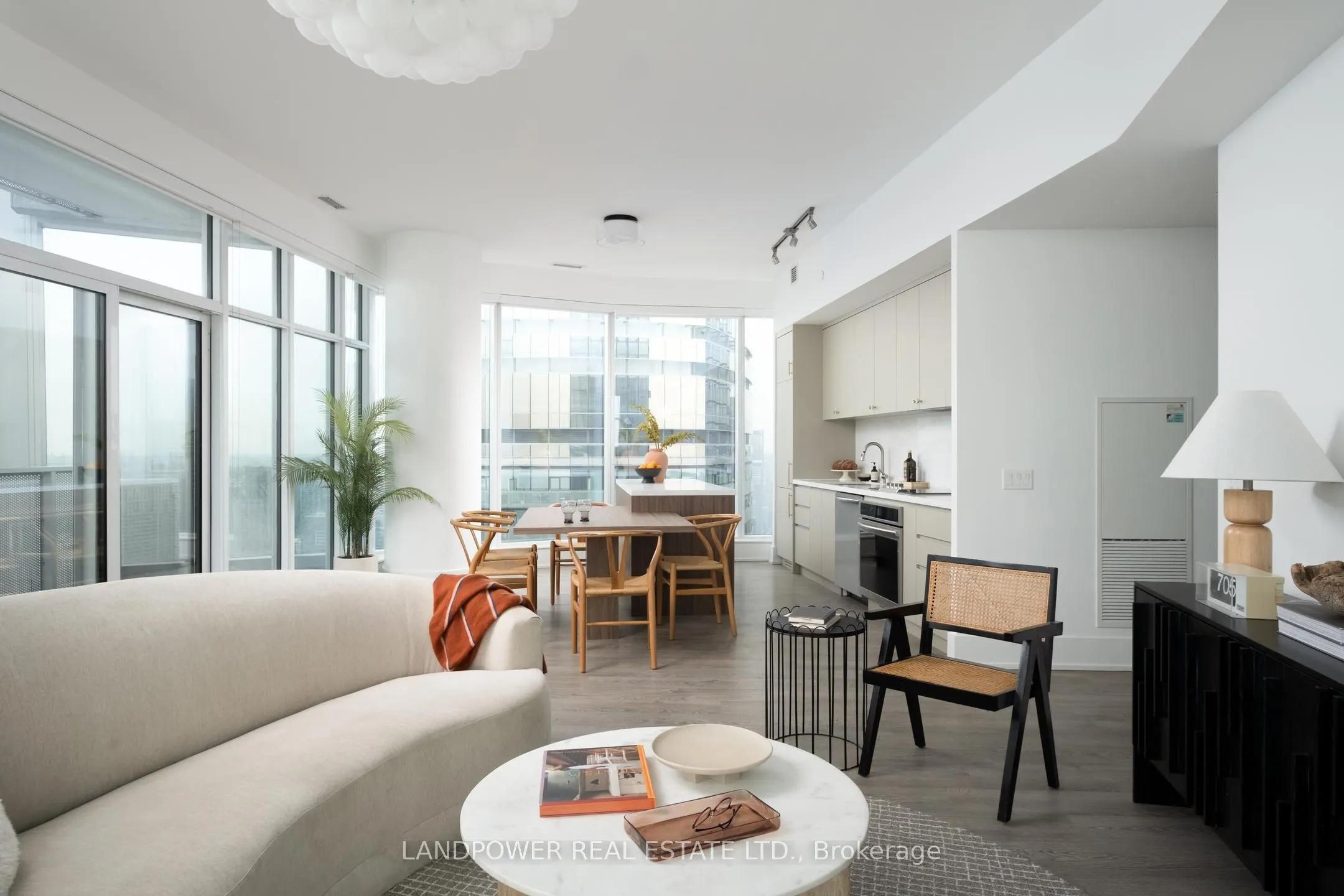 10 York Street, #6210