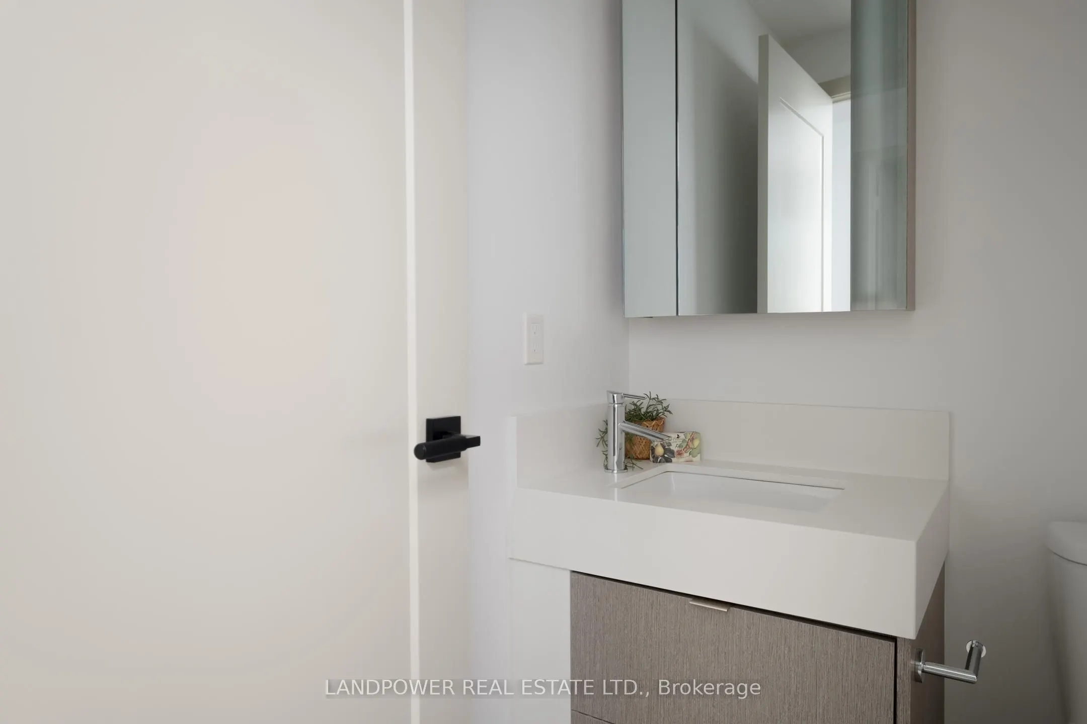 10 York Street, #6210
