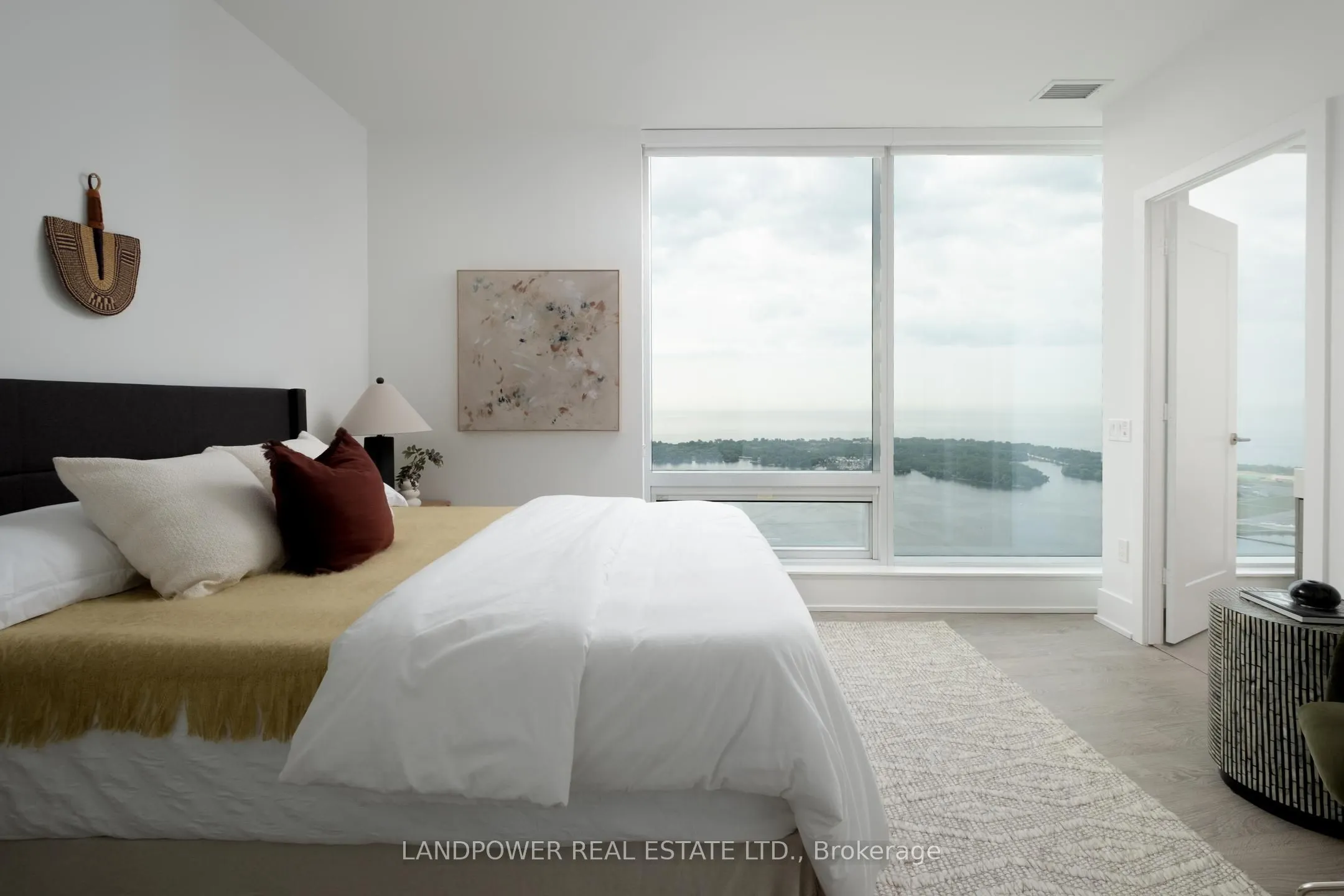 10 York Street, #6210