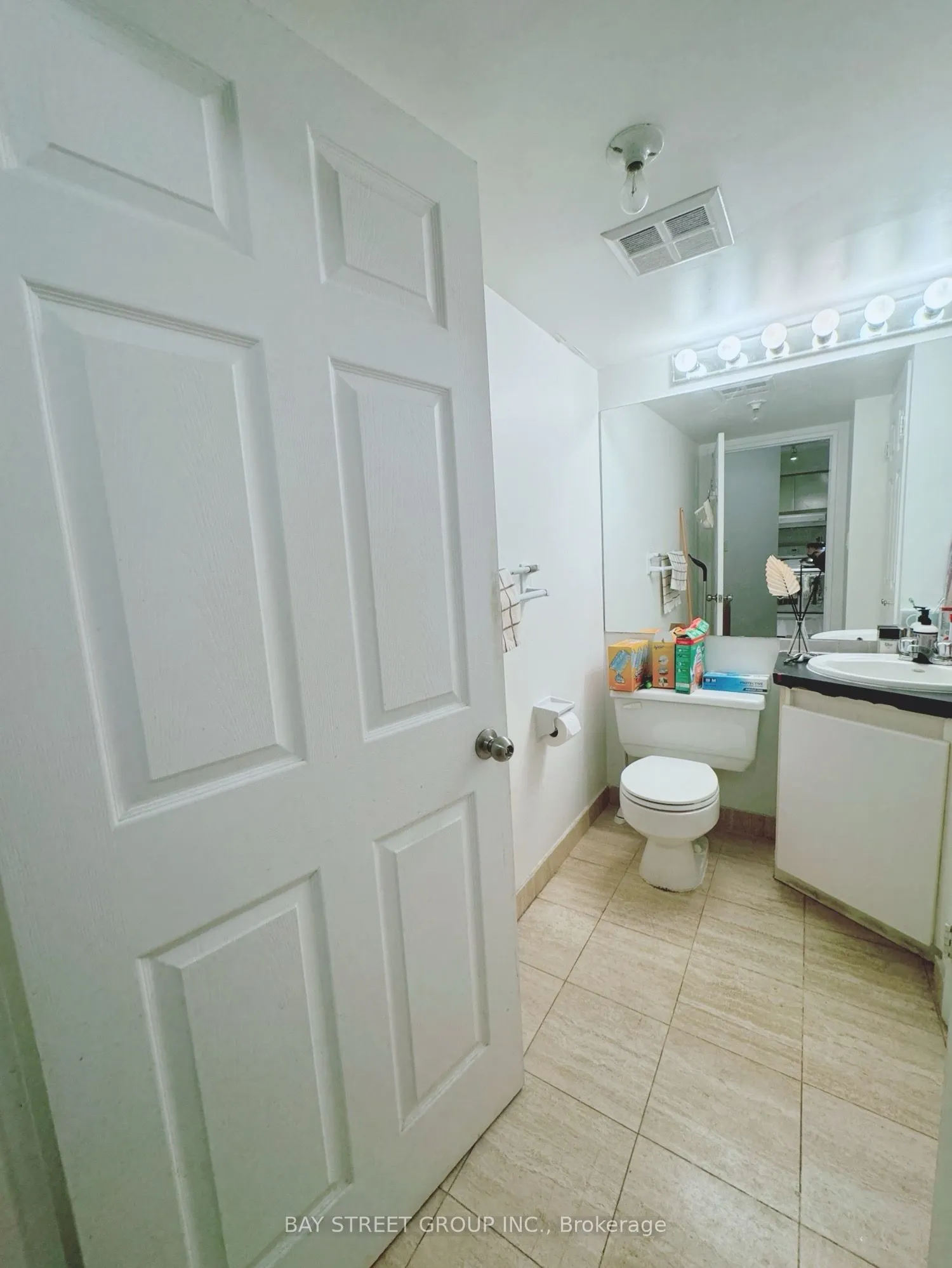 24 Wellesley Street W, #1512