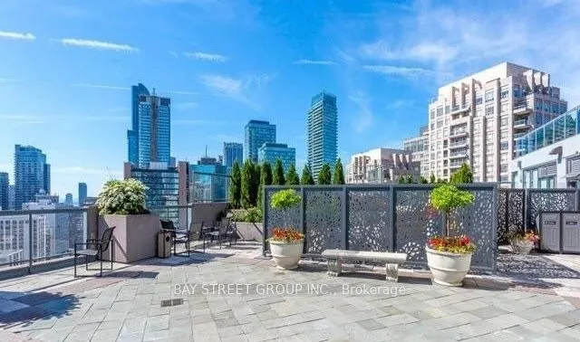 24 Wellesley Street W, #1512