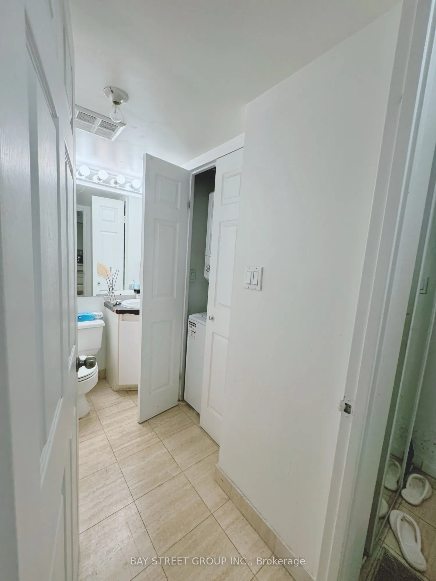 24 Wellesley Street W, #1512