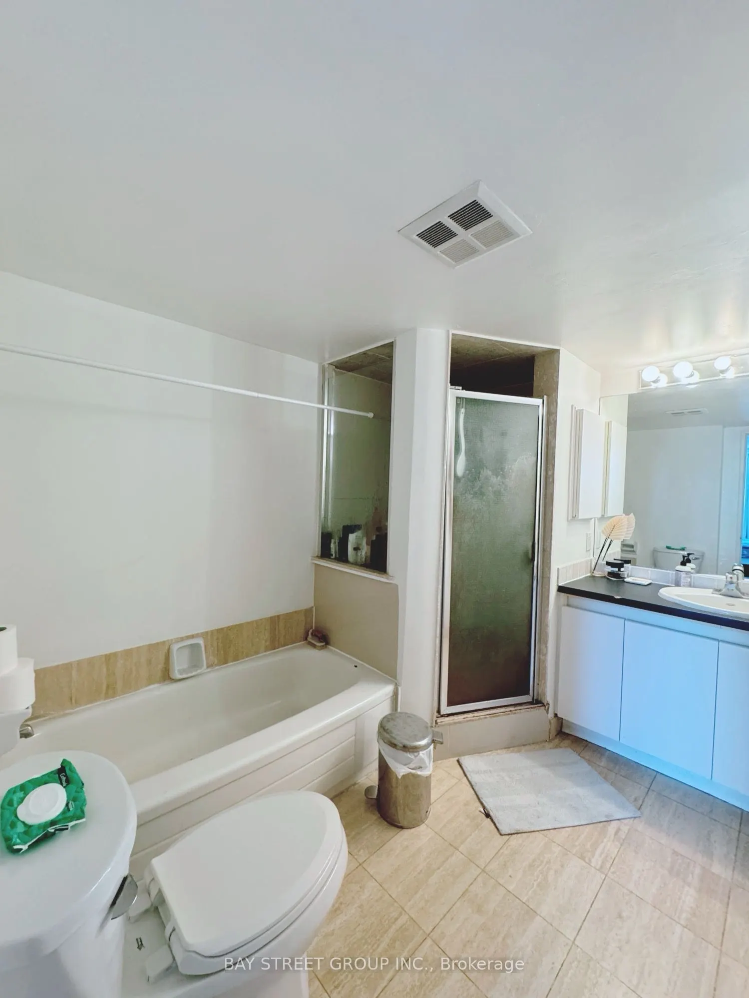 24 Wellesley Street W, #1512