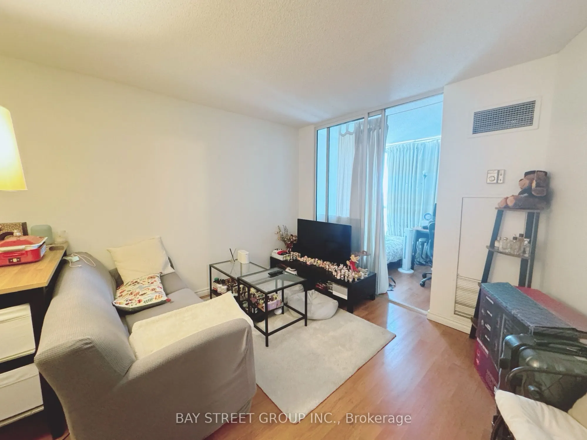 24 Wellesley Street W, #1512
