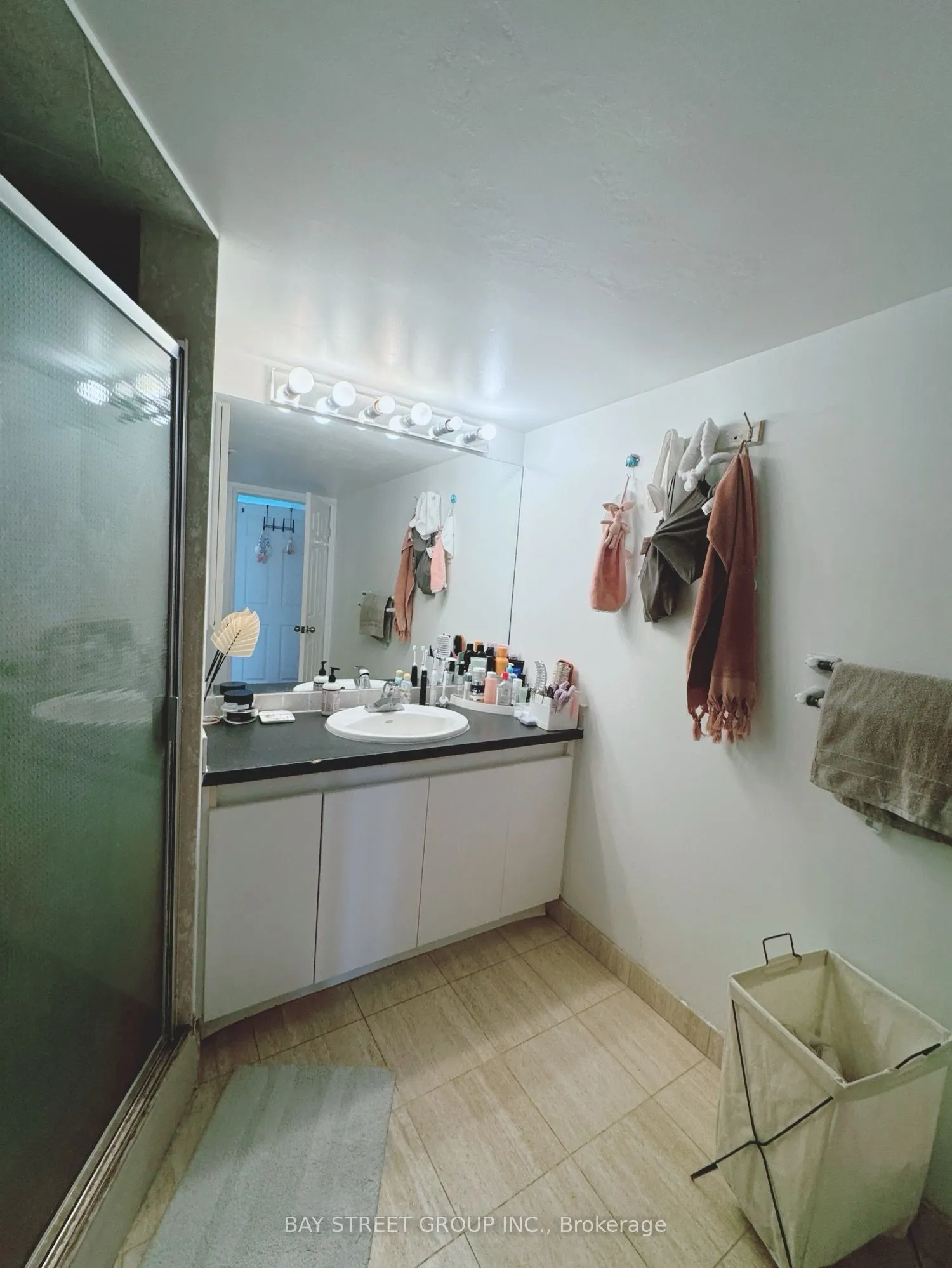 24 Wellesley Street W, #1512