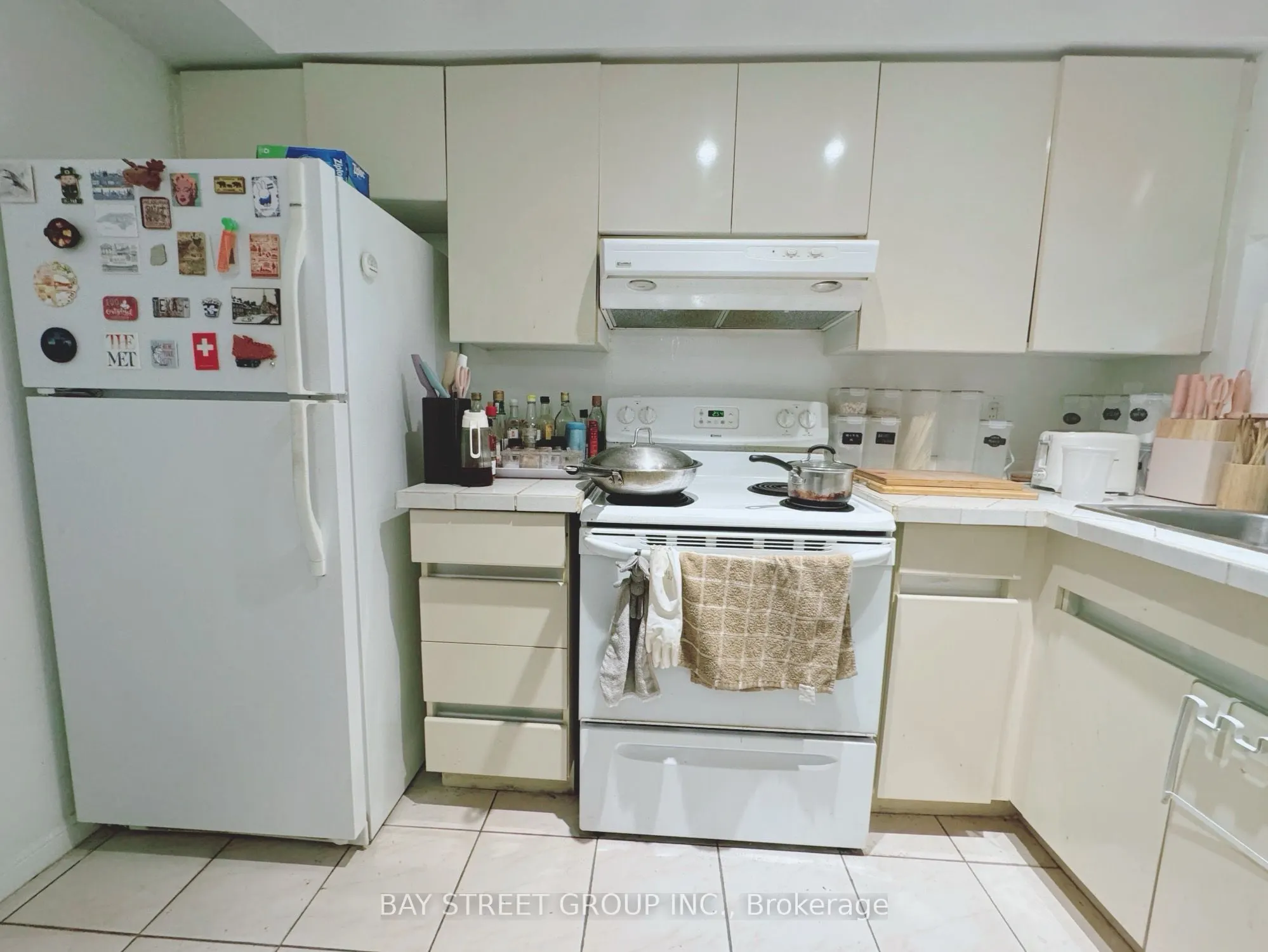 24 Wellesley Street W, #1512
