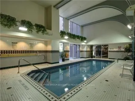 7 King Street E, #809