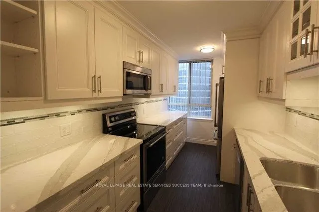 633 Bay Street, #2210