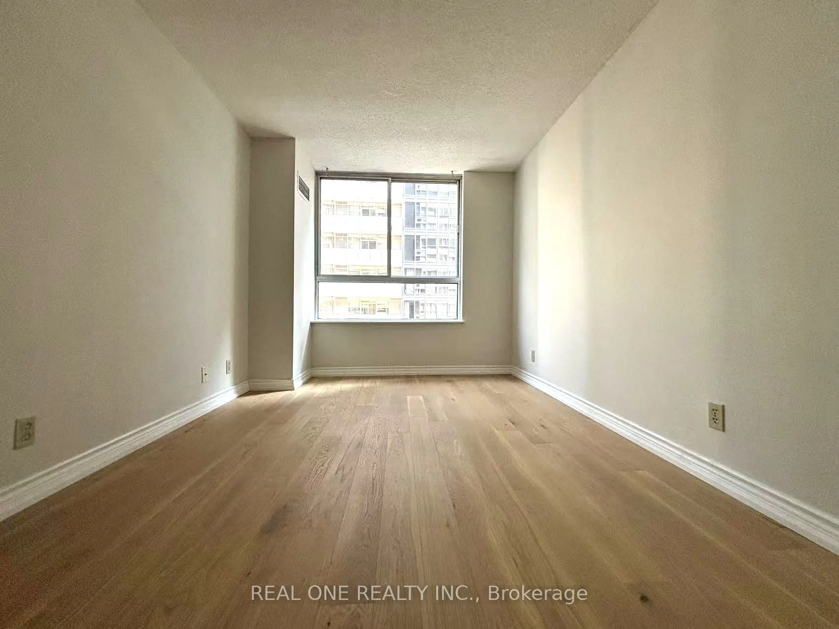 711 Bay Street, #1012